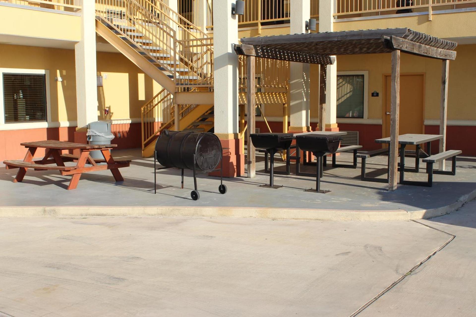 Horizon Inn & Suites photo 14