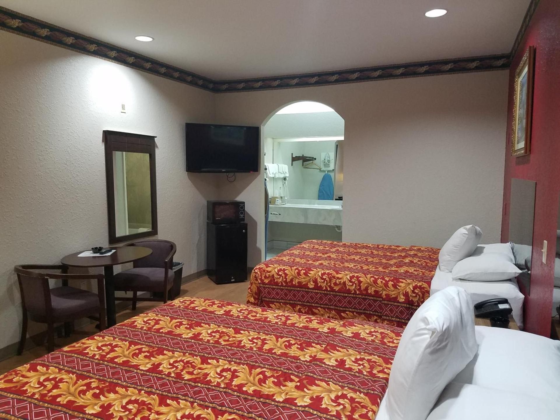 Scott Inn & Suites - Downtown Houston photo 16