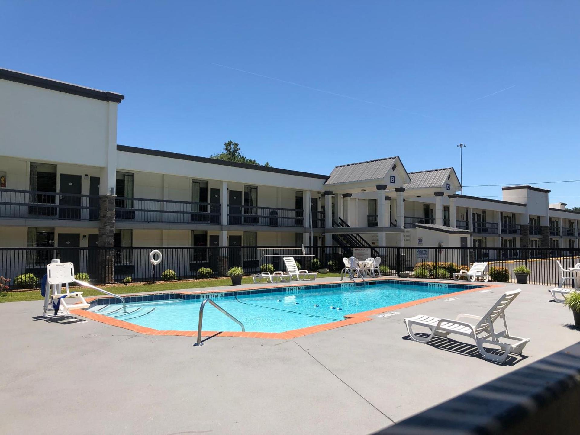 Quality Inn Dalton East photo 37