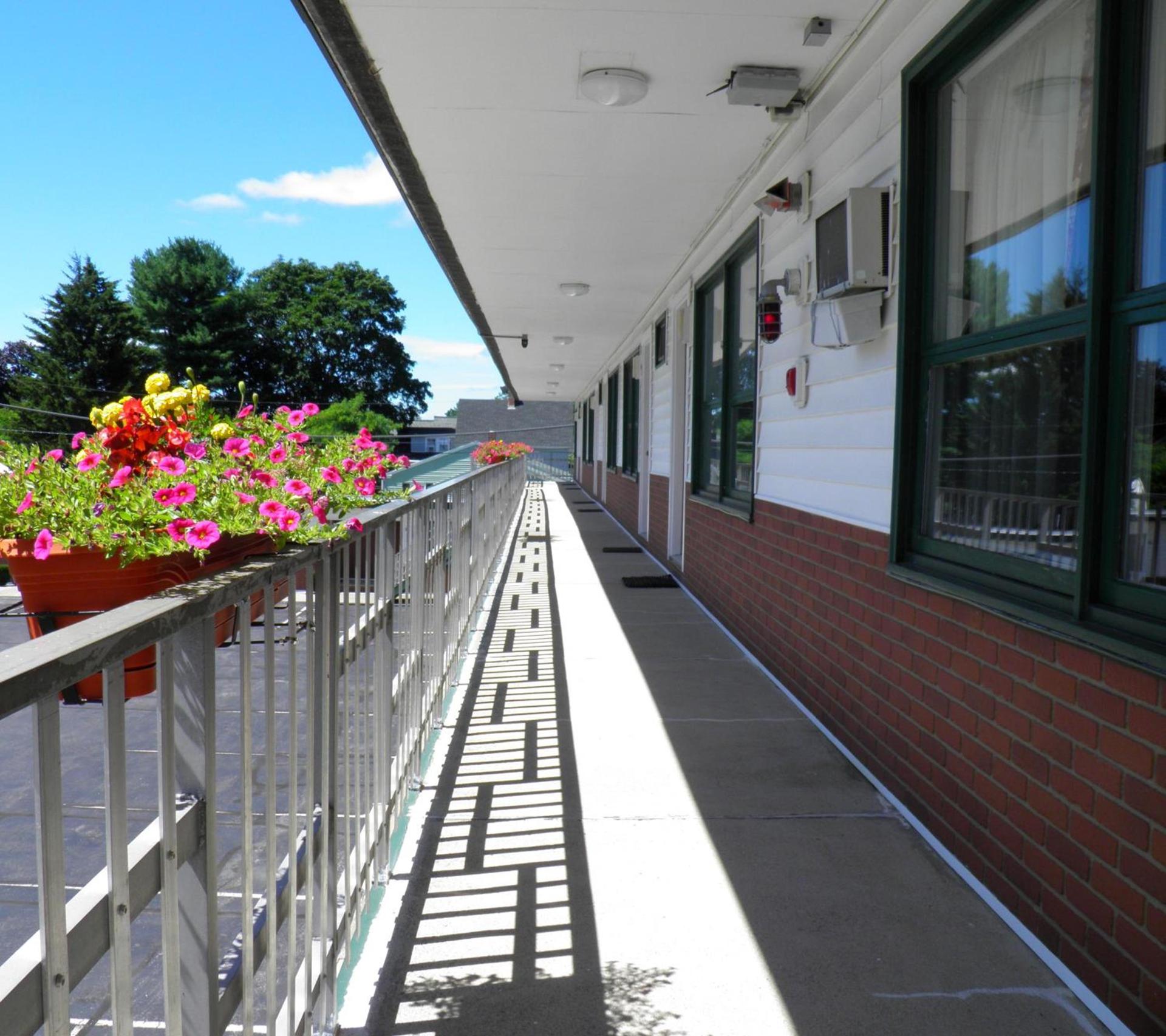 Travelers Inn photo 8