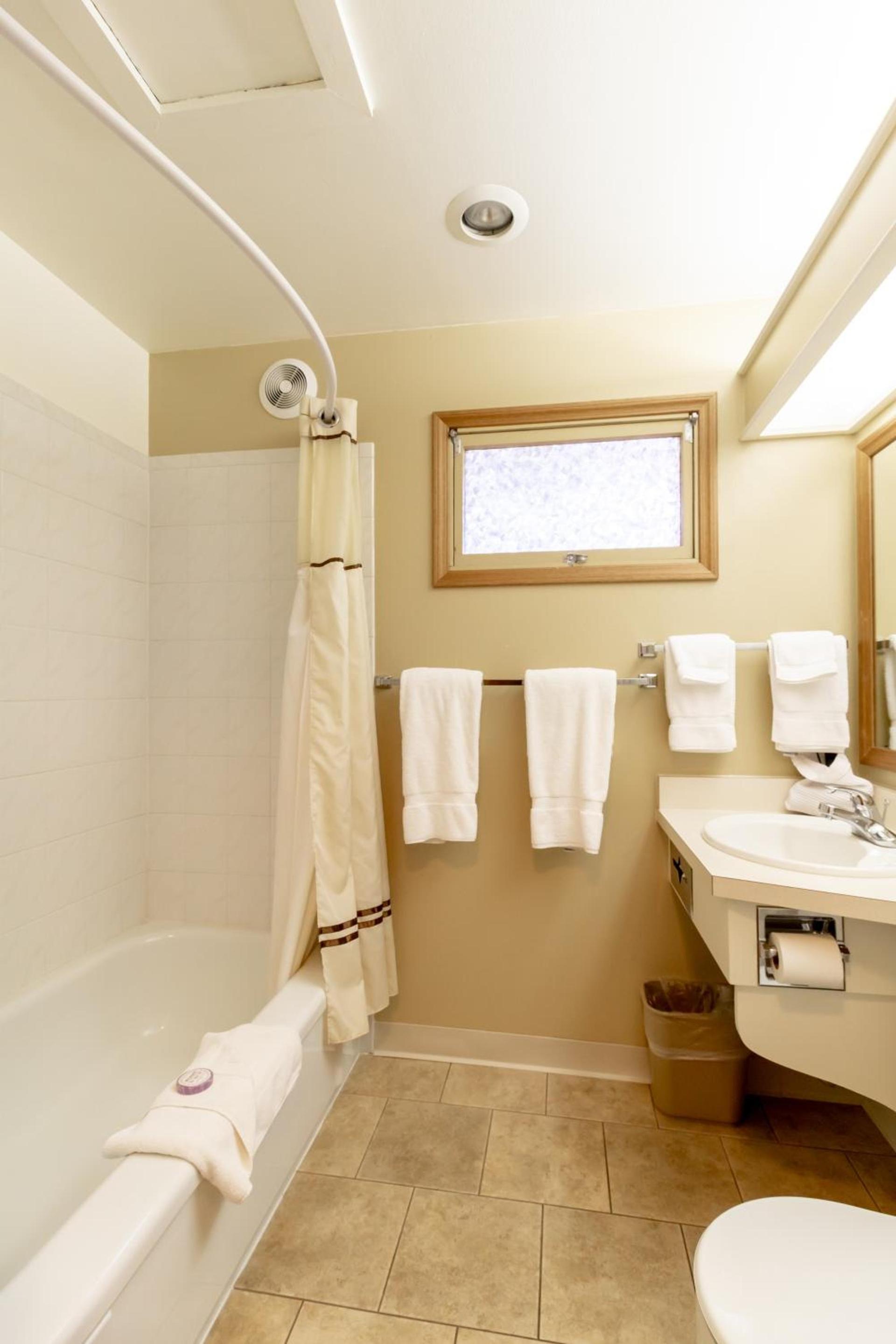 Wildwood Inn photo 69