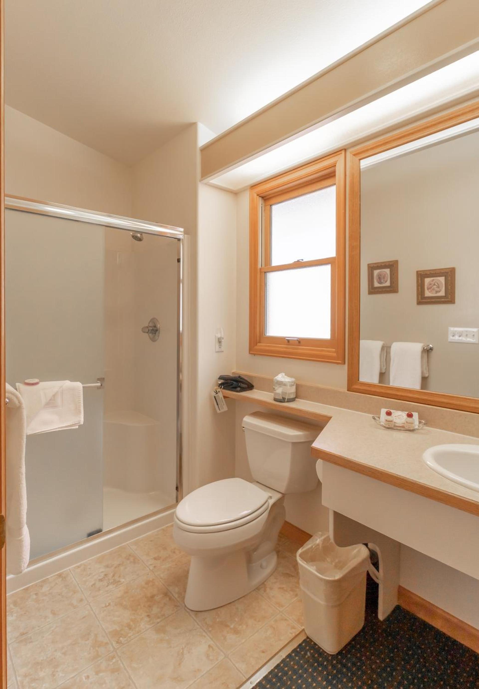 Wildwood Inn photo 40