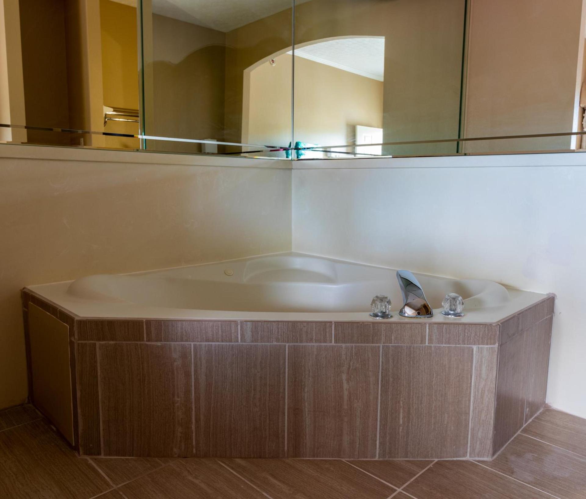Baymont by Wyndham Crestview photo 18