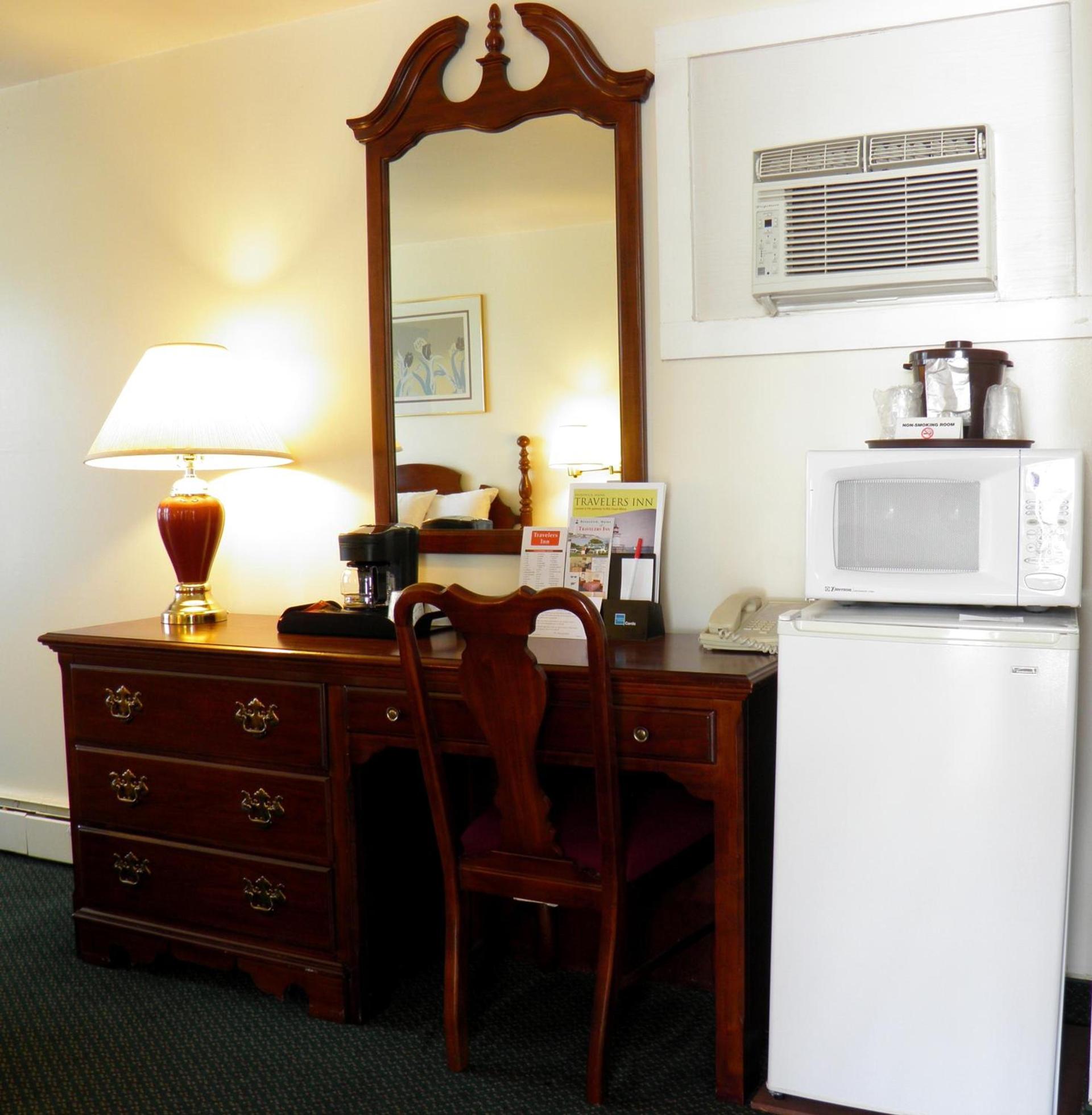 Travelers Inn photo 16