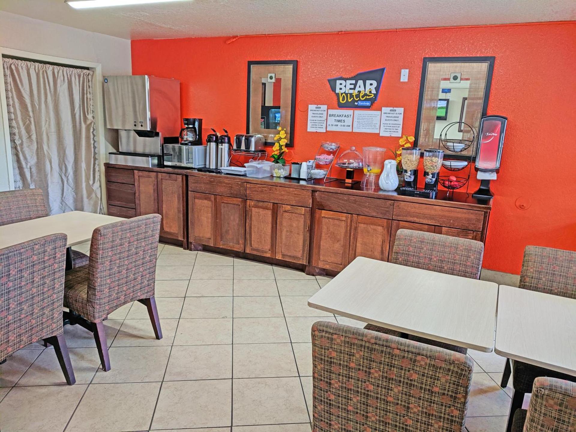 Travelodge by Wyndham Houston Hobby Airport photo 19