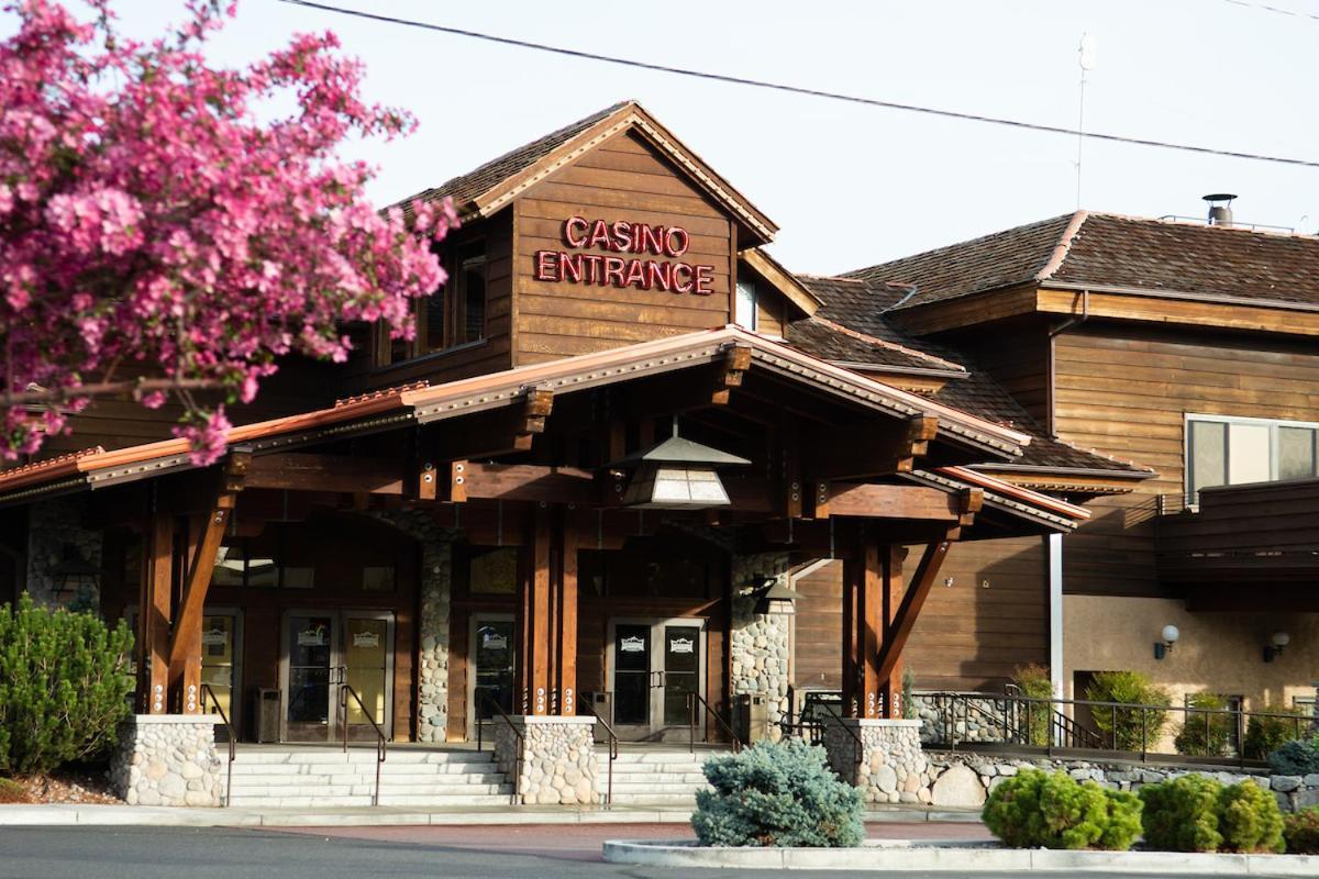 Carson Valley Inn photo 1