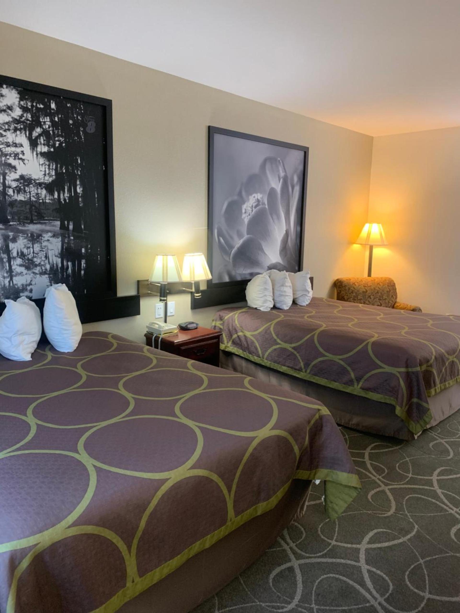 Super 8 by Wyndham Hillsboro TX photo 16