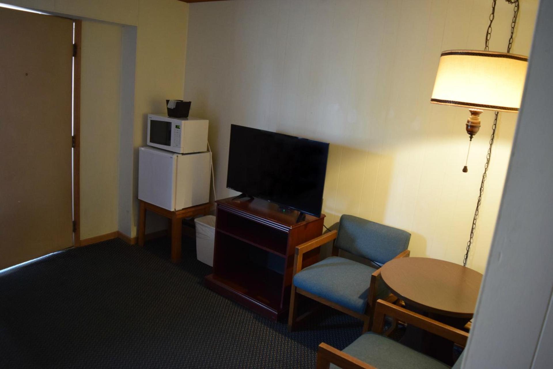 Mid-City Motel photo 15