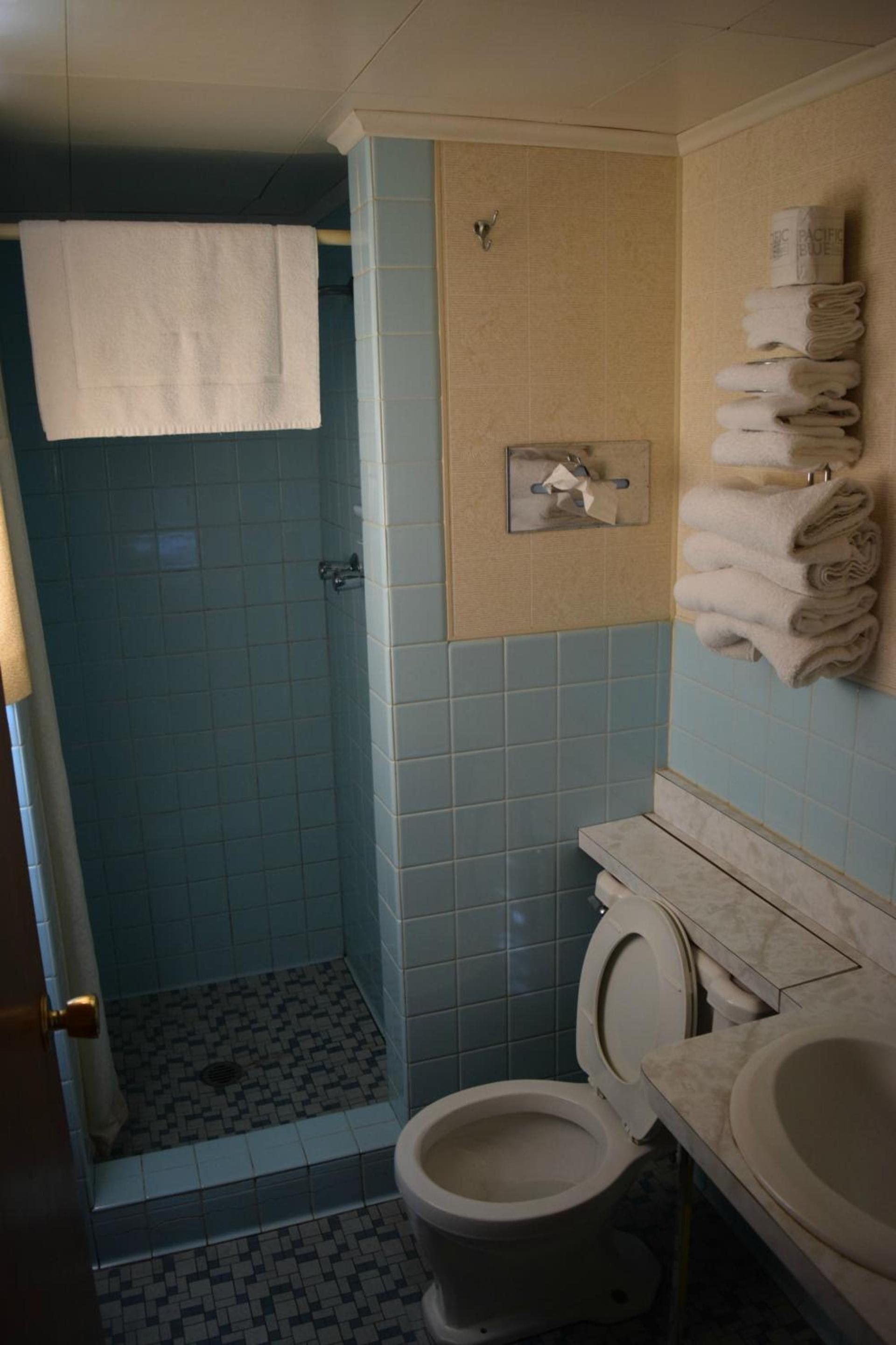 Mid-City Motel photo 9