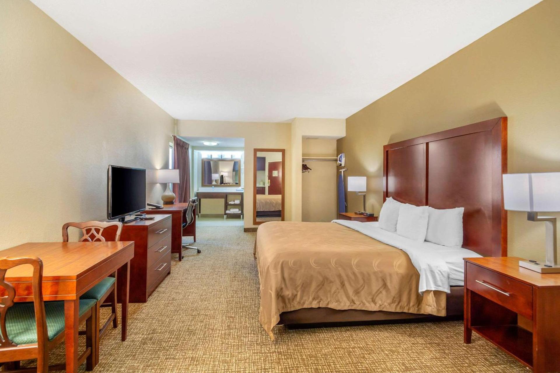 Quality Inn & Suites Olde Town photo 5