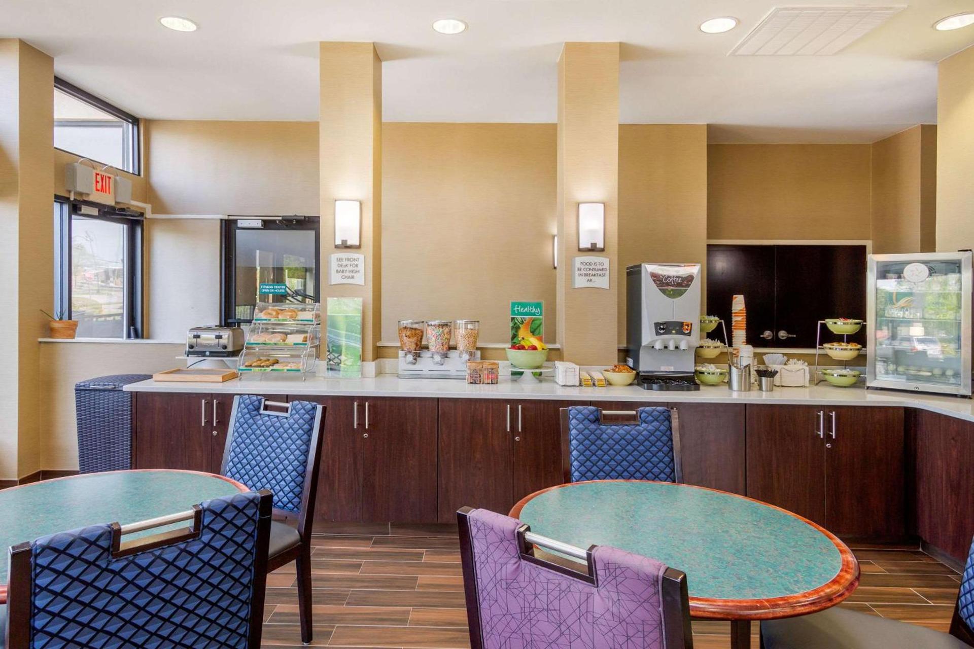 Quality Inn & Suites Olde Town photo 38