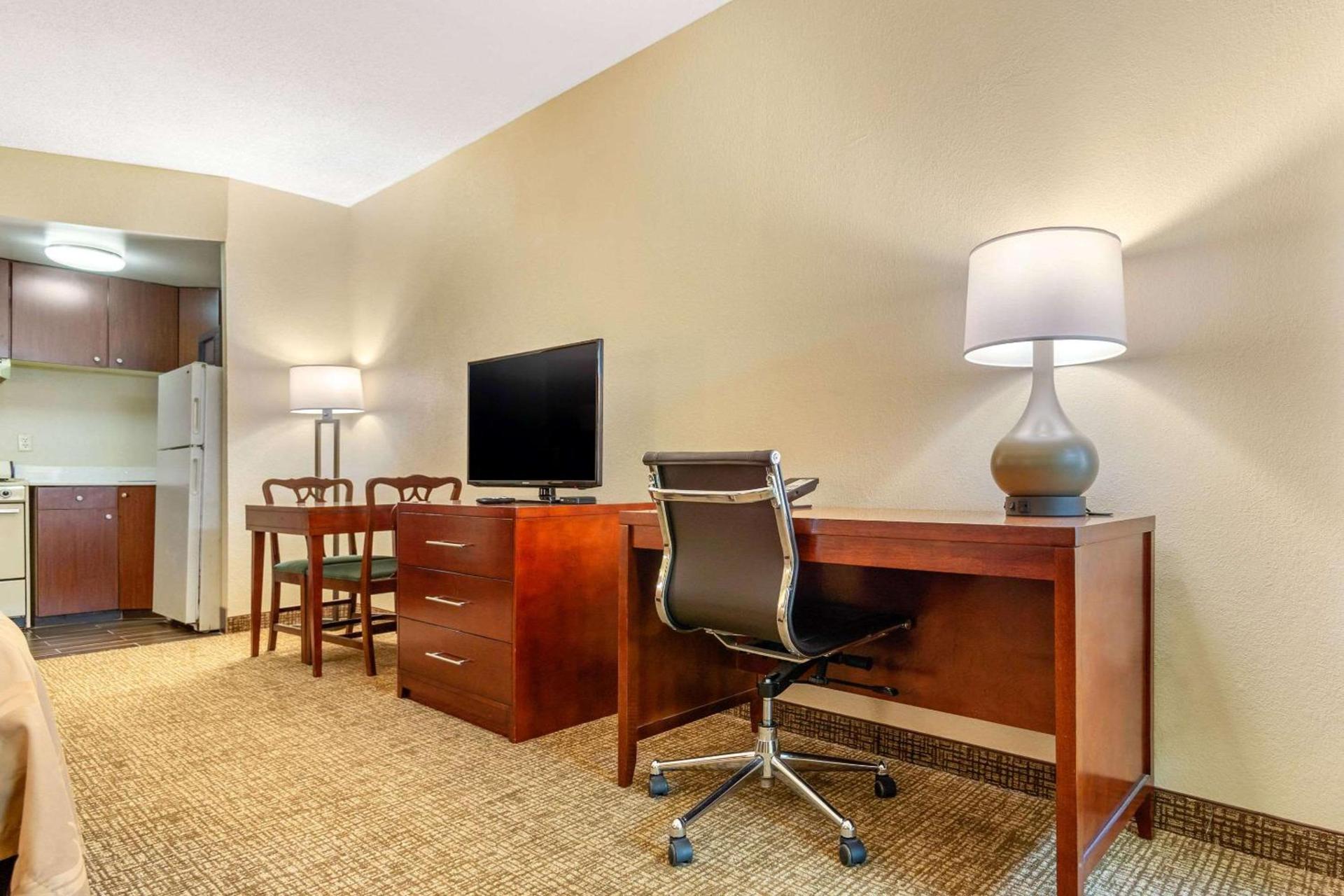 Quality Inn & Suites Olde Town photo 8