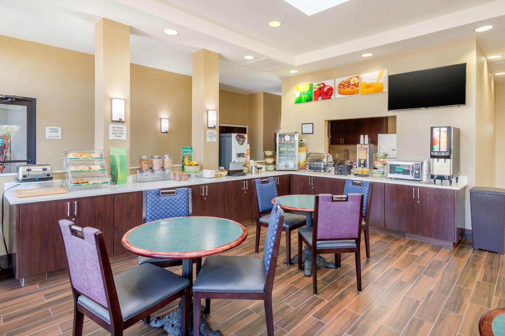 Quality Inn & Suites Olde Town photo 39