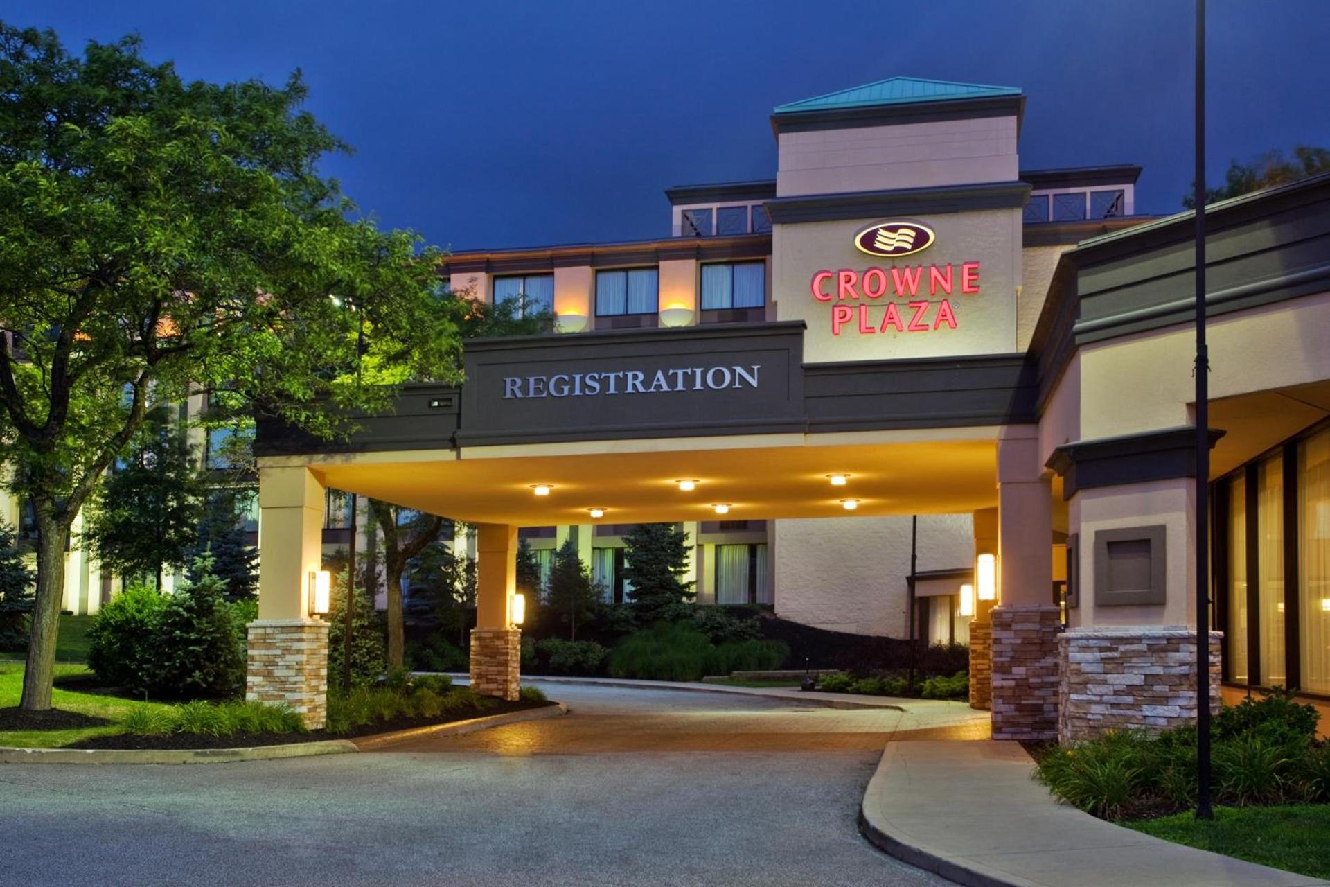 Ramada by Wyndham Cleveland Independence photo 2
