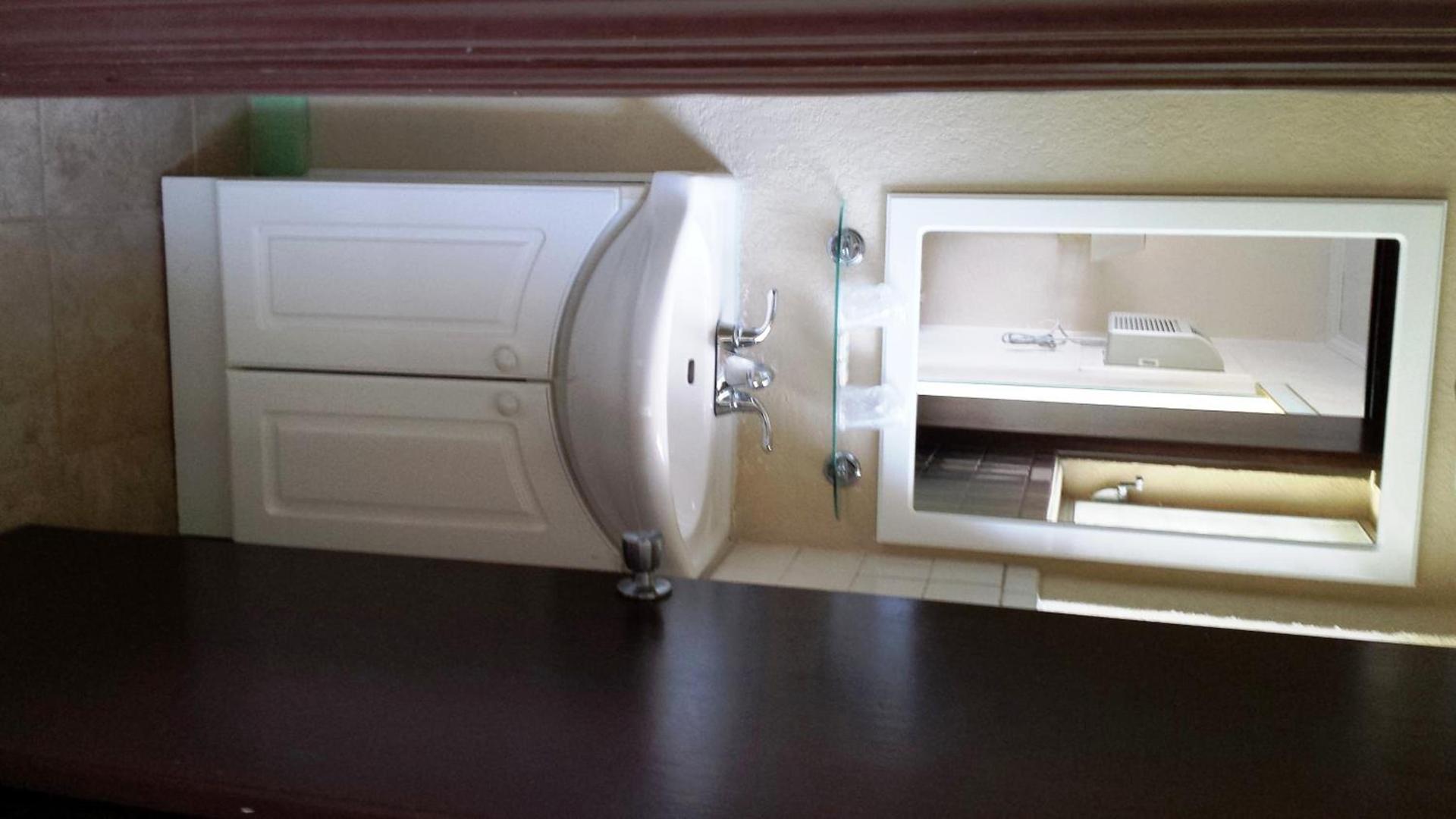 Campbell Motel photo 3