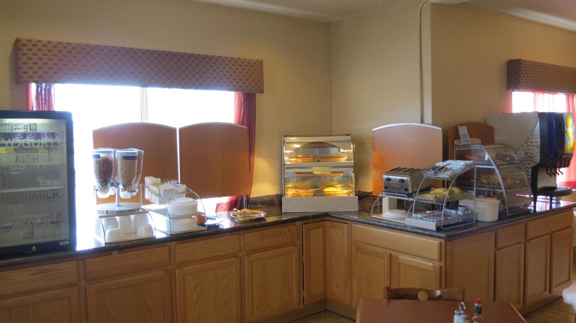 Baymont Inn & Suites by Wyndham Holbrook photo 27