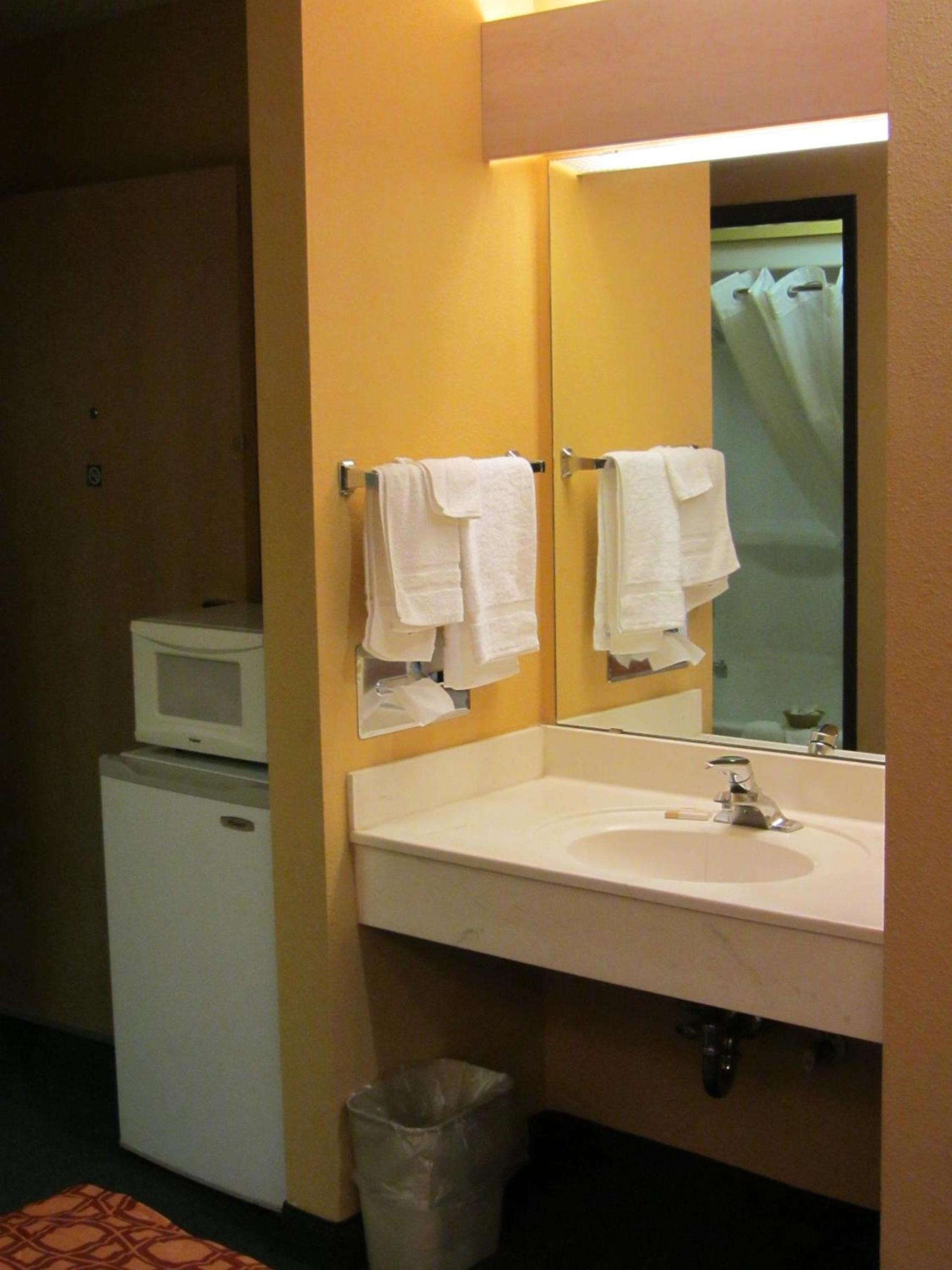 Microtel Inn & Suites by Wyndham Amarillo photo 32