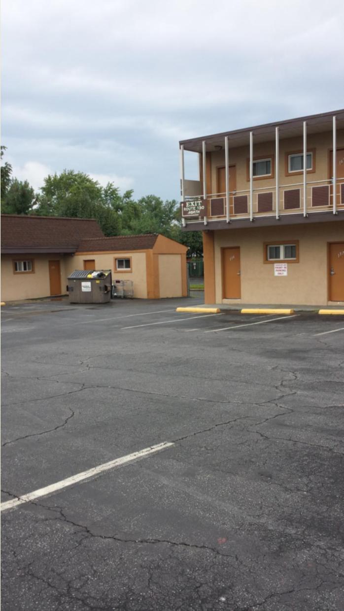 Hallmark Motel photo 4