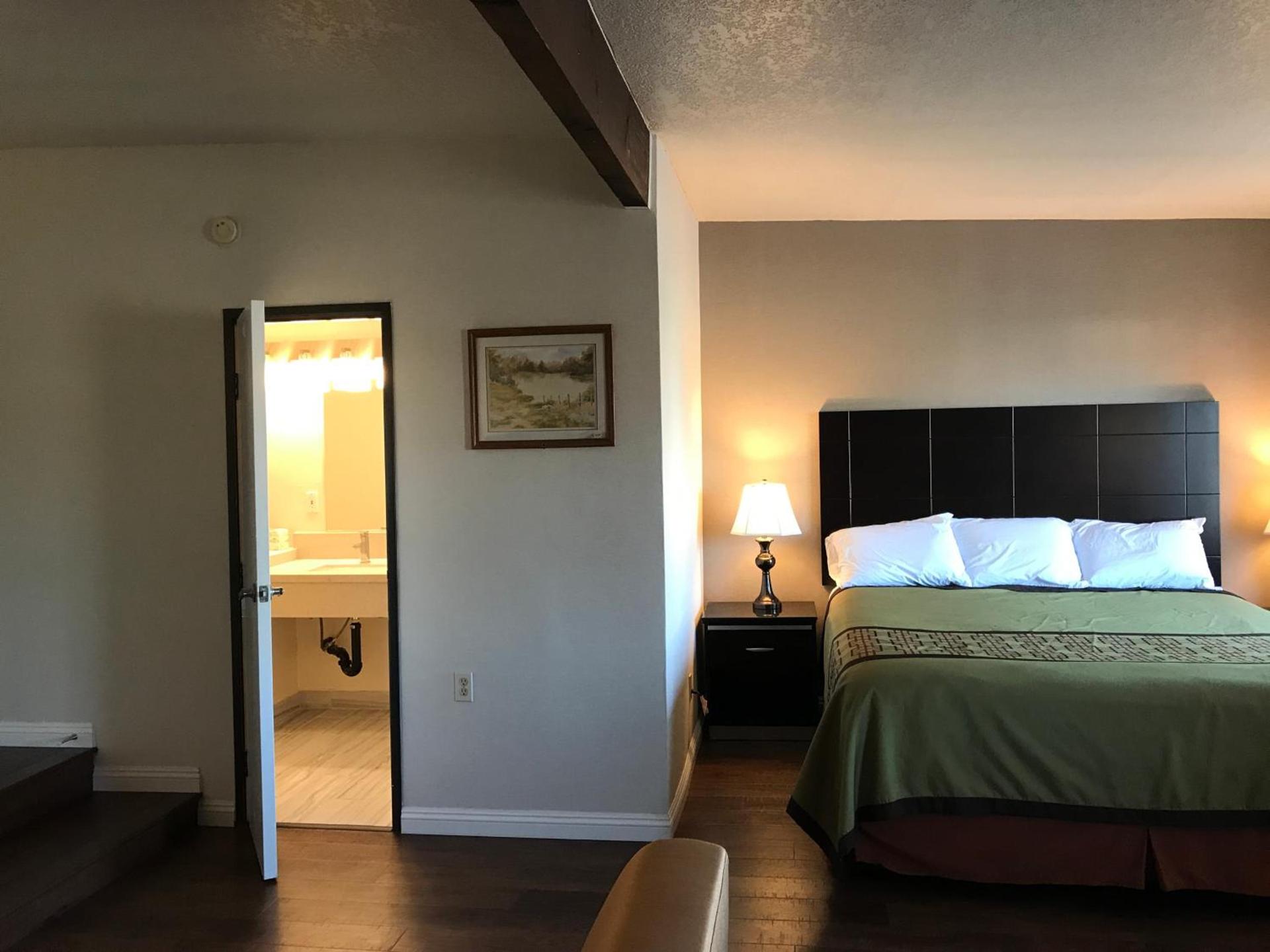 Manhattan Inn & Suites photo 4