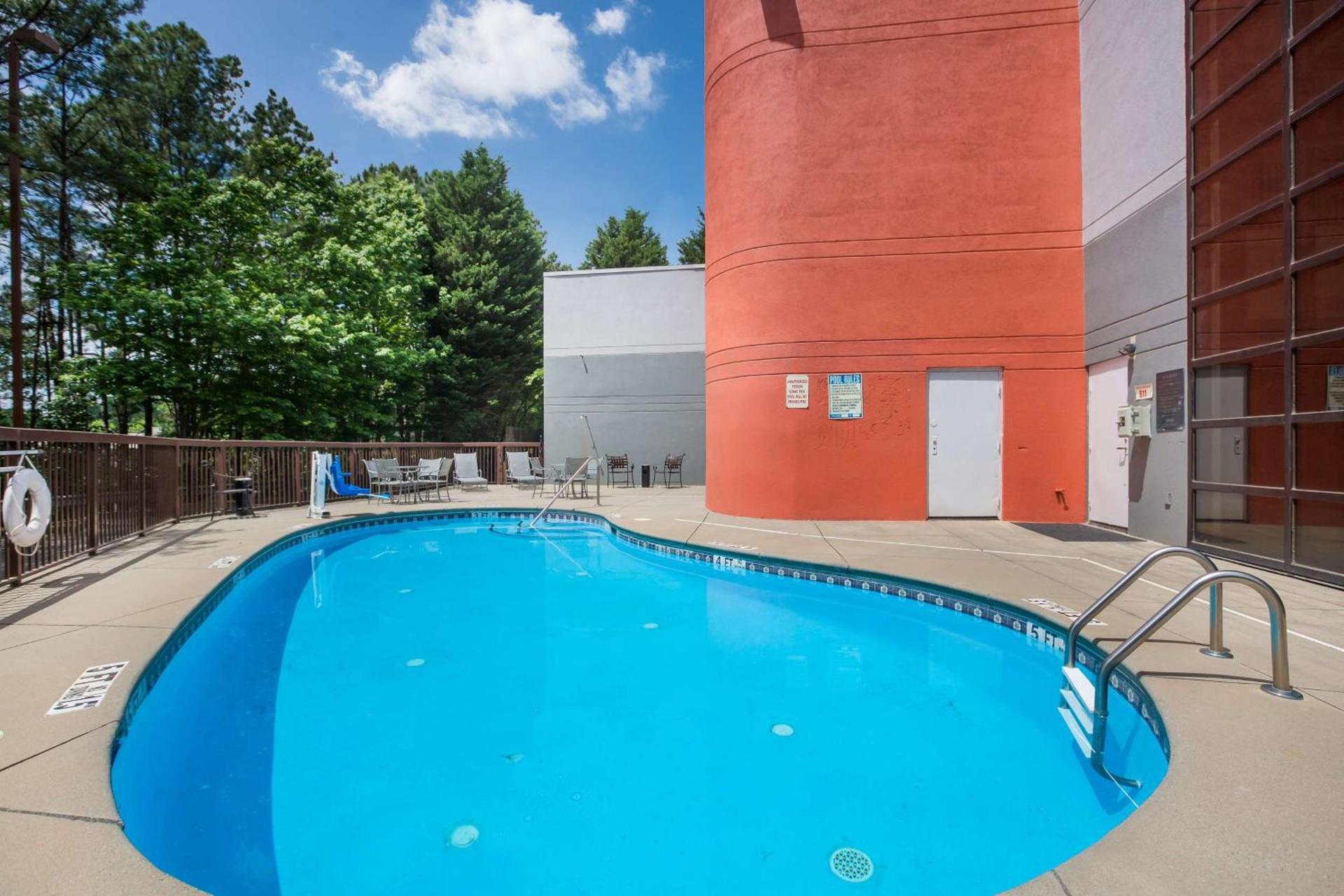 Budgetel Inns & Suites - Atlanta Galleria Stadium photo 14