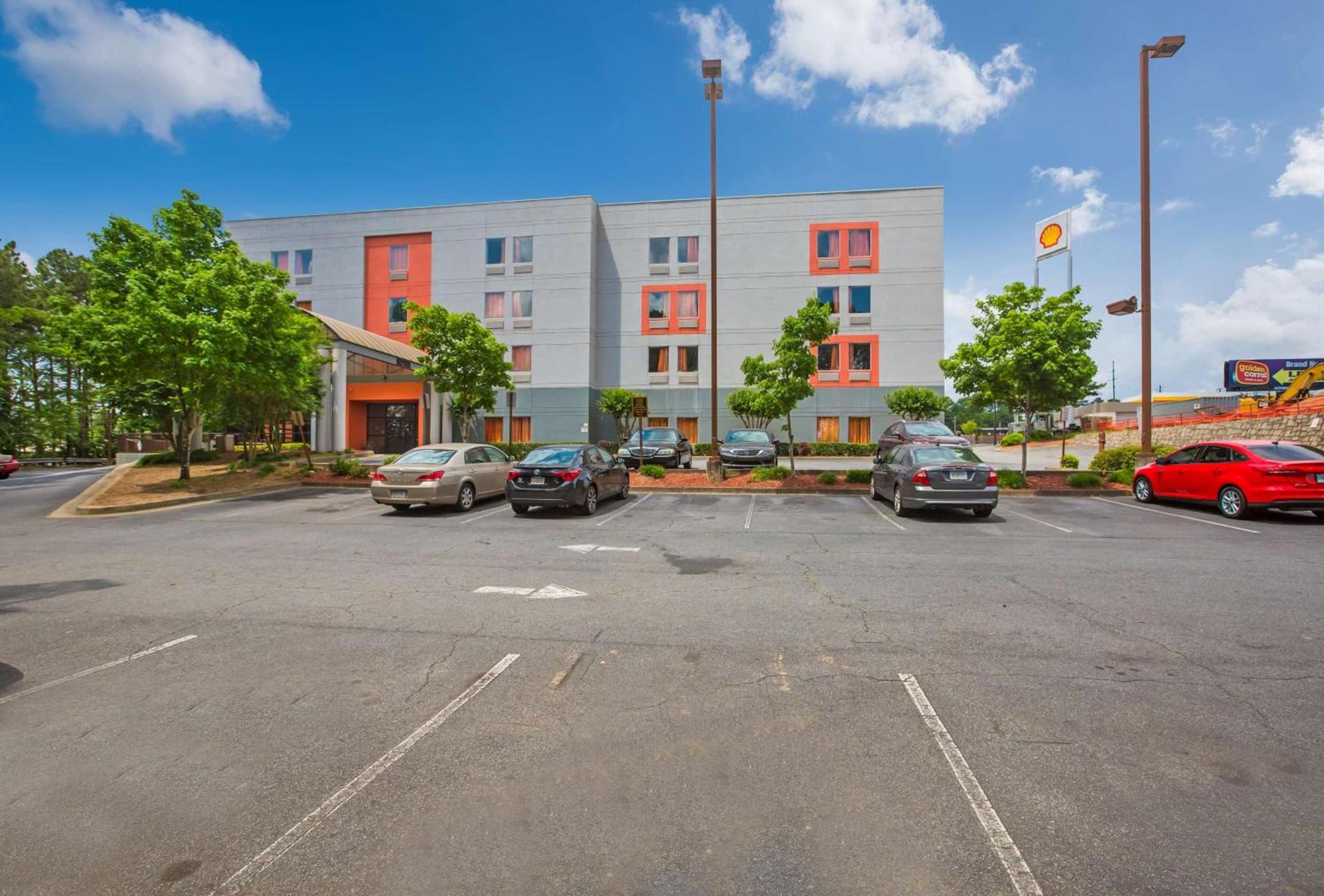 Budgetel Inns & Suites - Atlanta Galleria Stadium photo 3