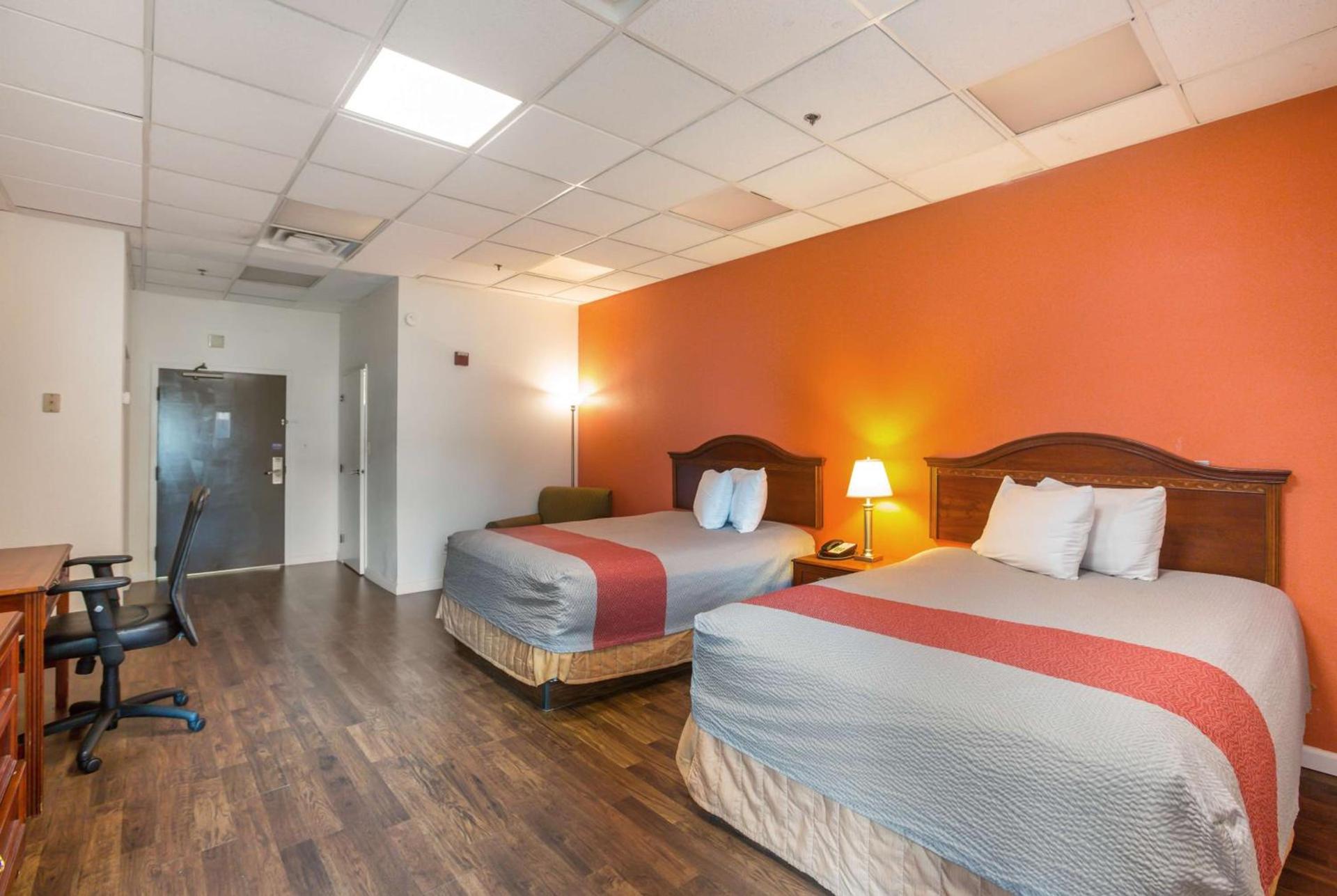 Budgetel Inns & Suites - Atlanta Galleria Stadium photo 2