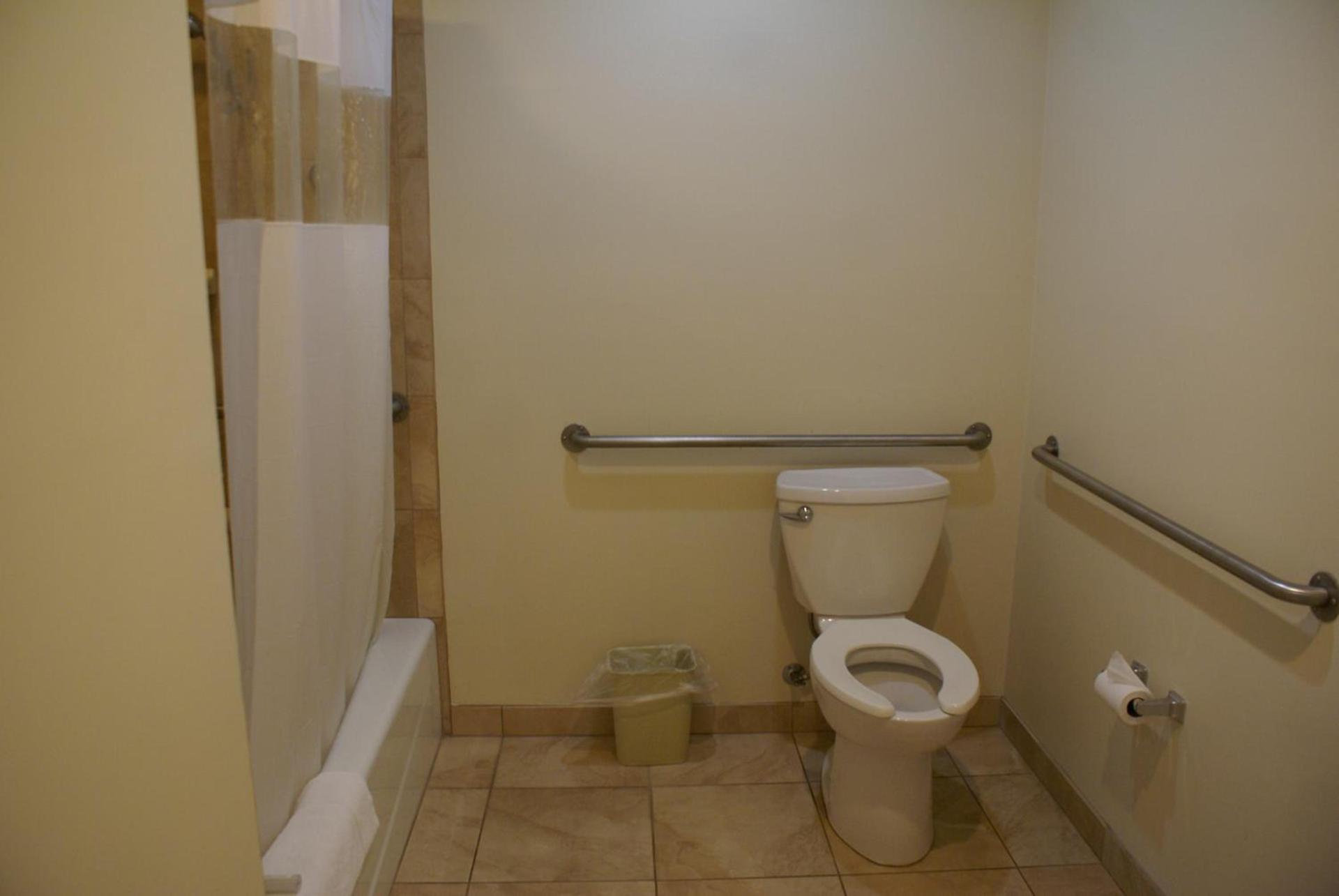 Queens Inn Anaheim photo 22