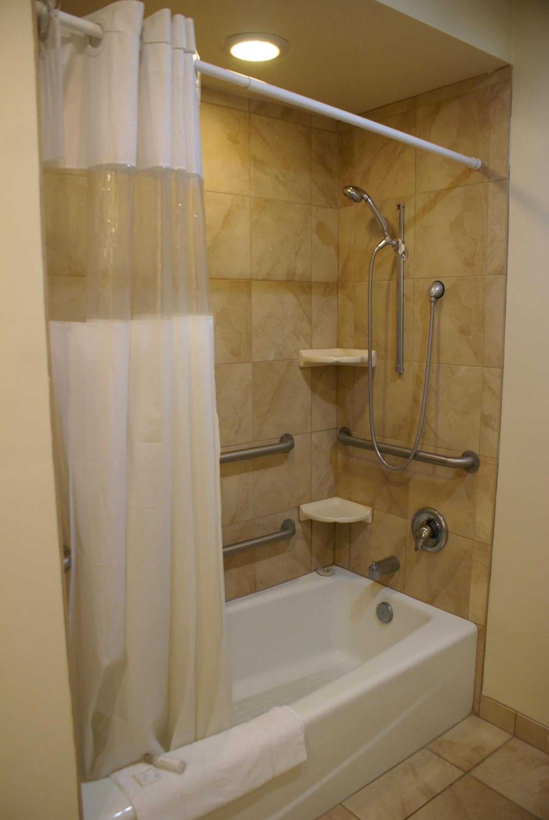 Queens Inn Anaheim photo 24