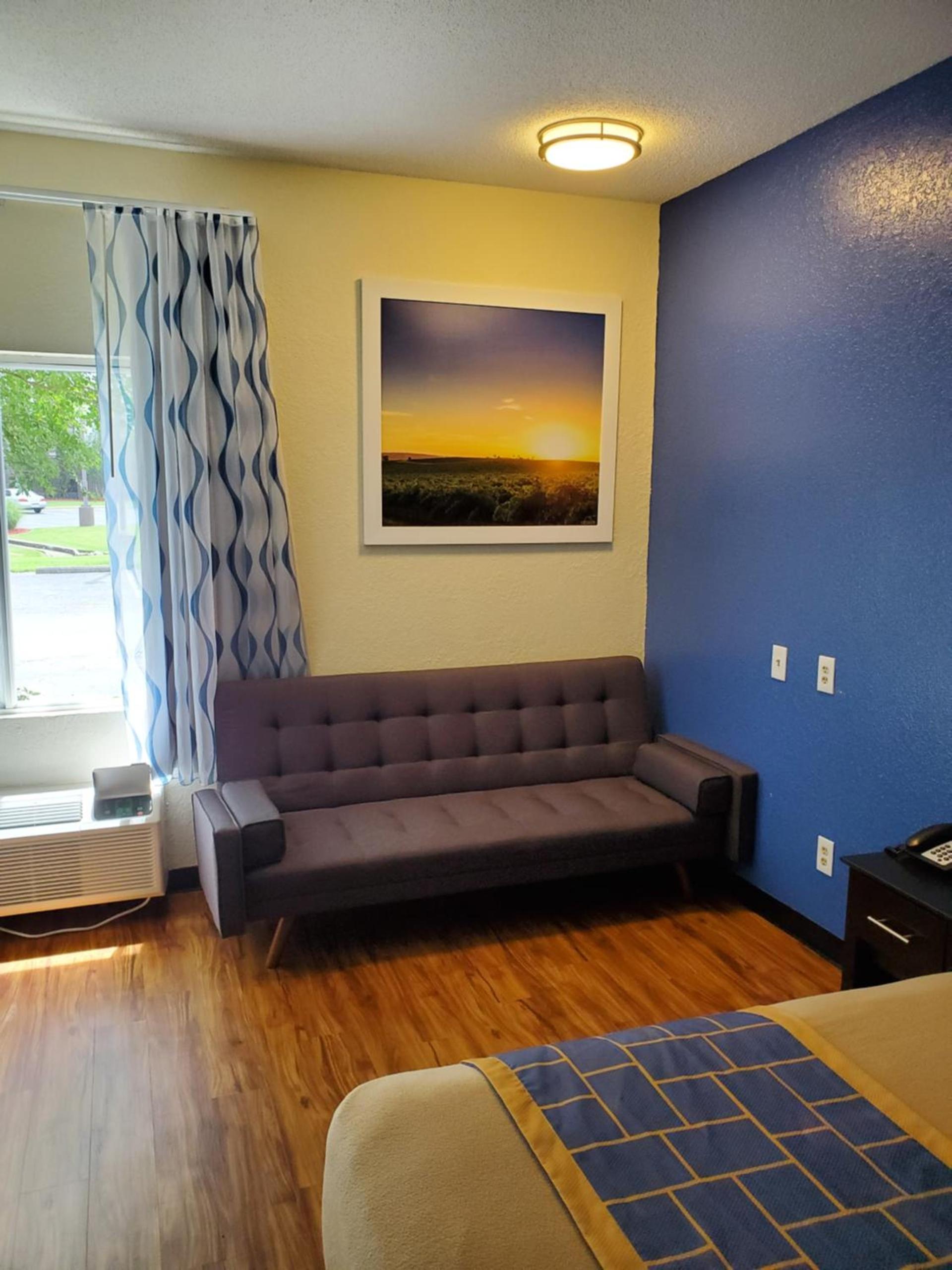 Days Inn by Wyndham Macon I-75 North photo 12