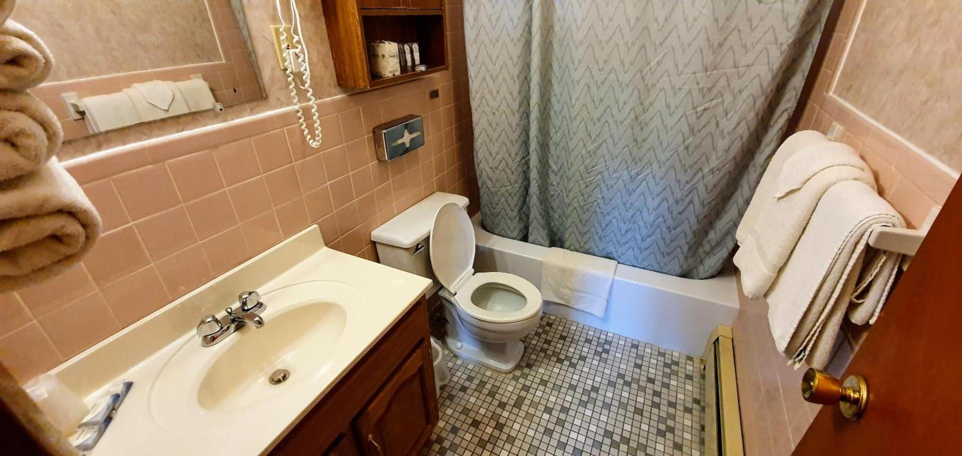 Red Ranch Inn photo 67