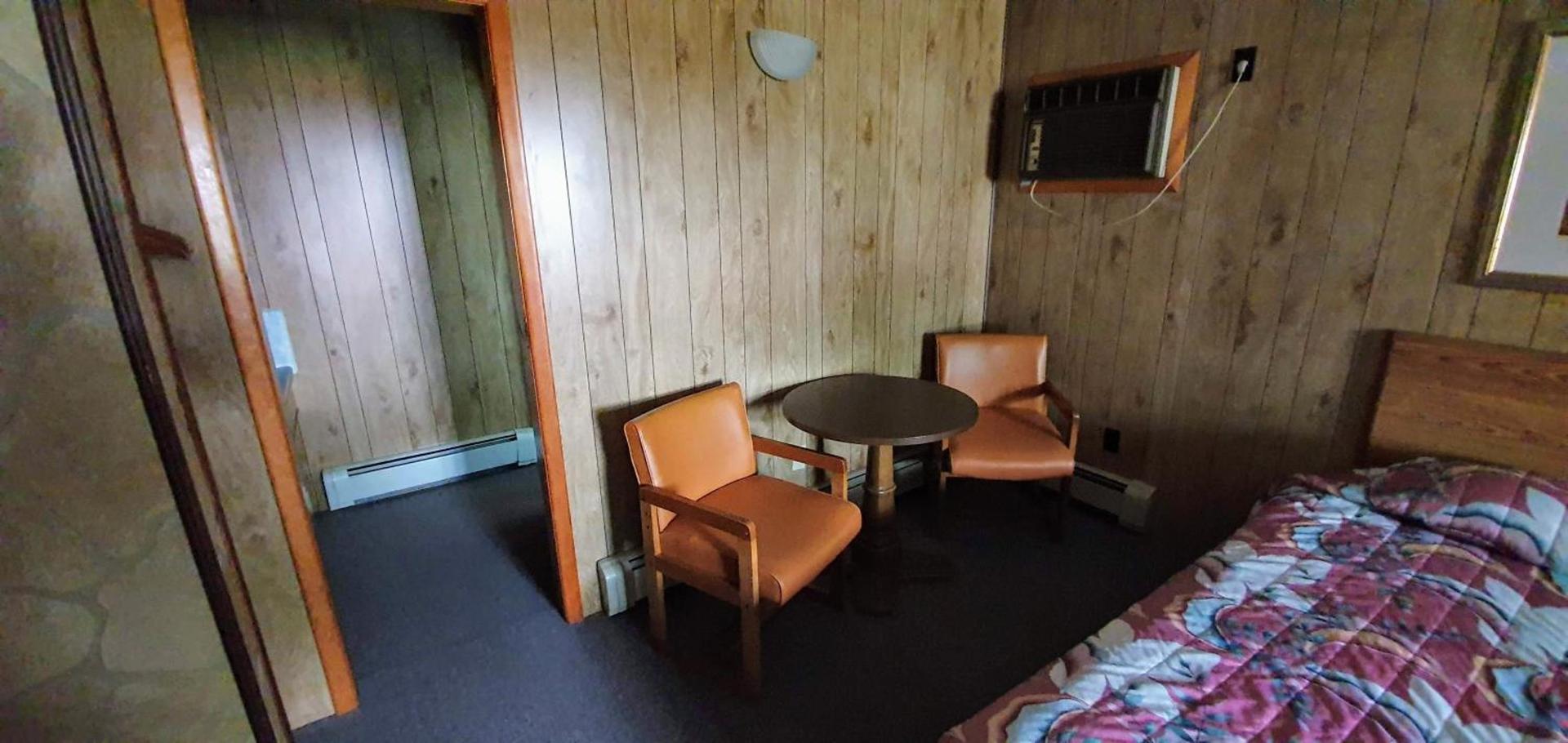 Red Ranch Inn photo 76