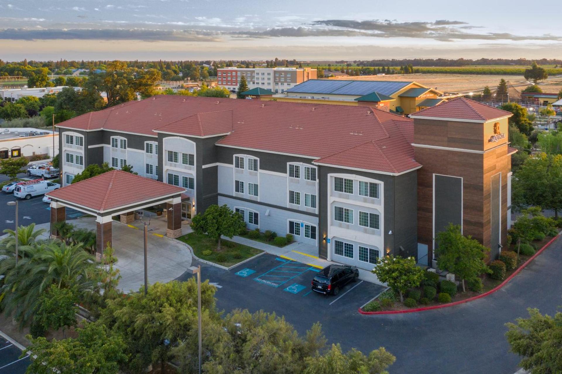La Quinta by Wyndham Visalia/Sequoia Gateway photo 3