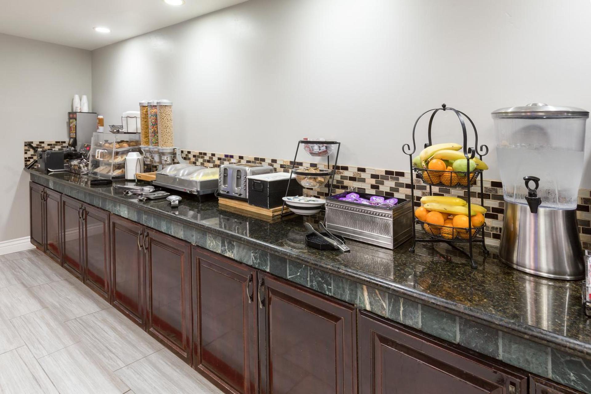 La Quinta by Wyndham Visalia/Sequoia Gateway photo 16