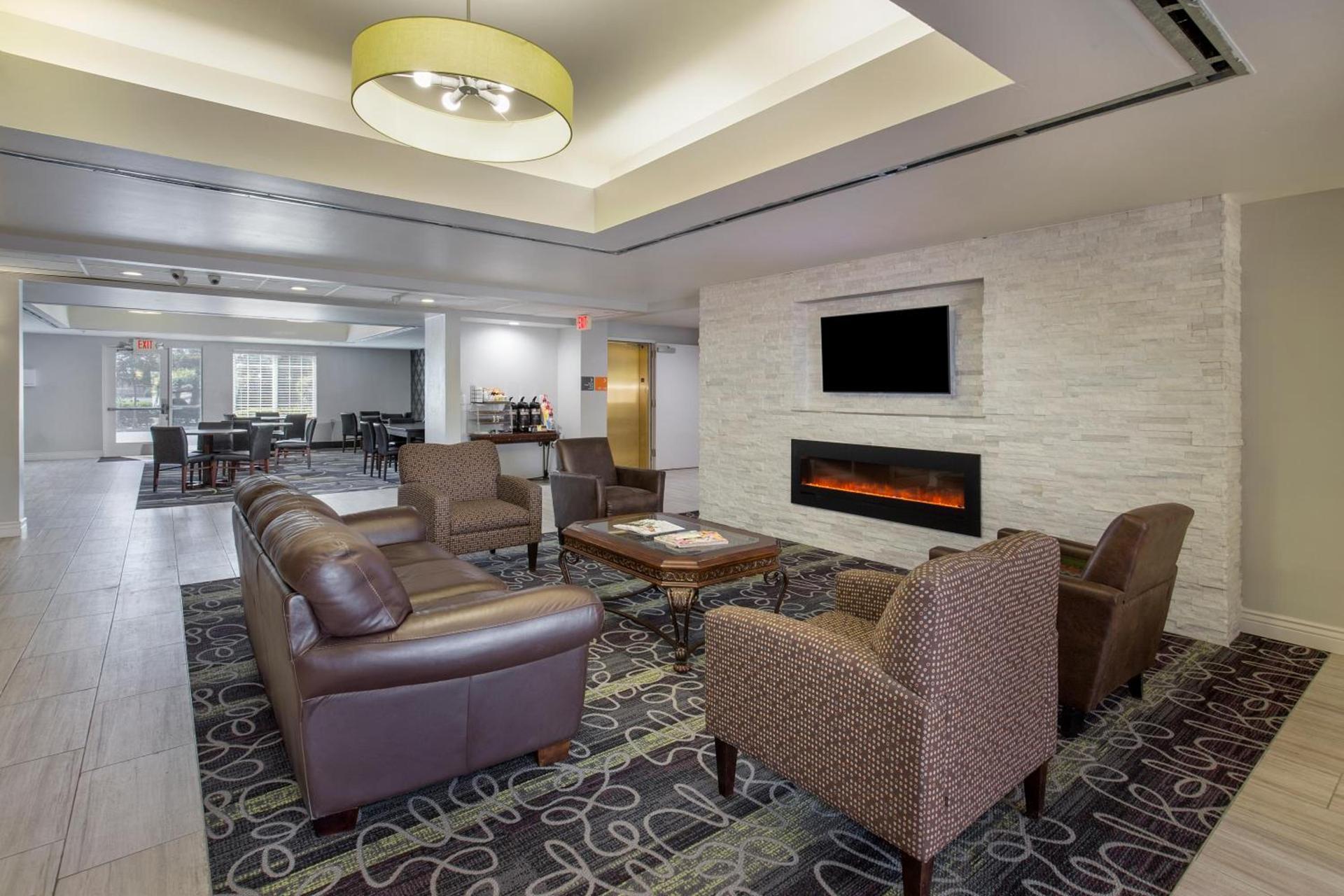 La Quinta by Wyndham Visalia/Sequoia Gateway photo 11