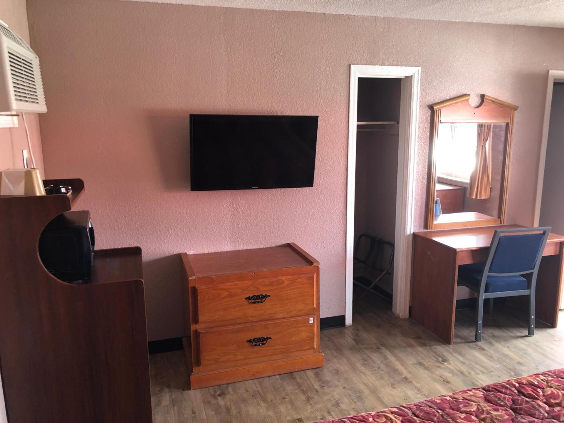 Budget Inn - New Albany photo 5