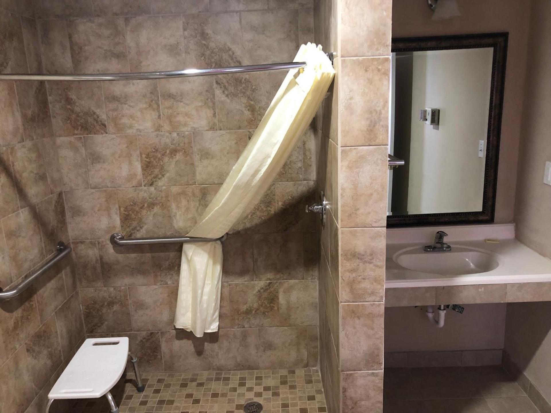 Budget Inn - New Albany photo 8