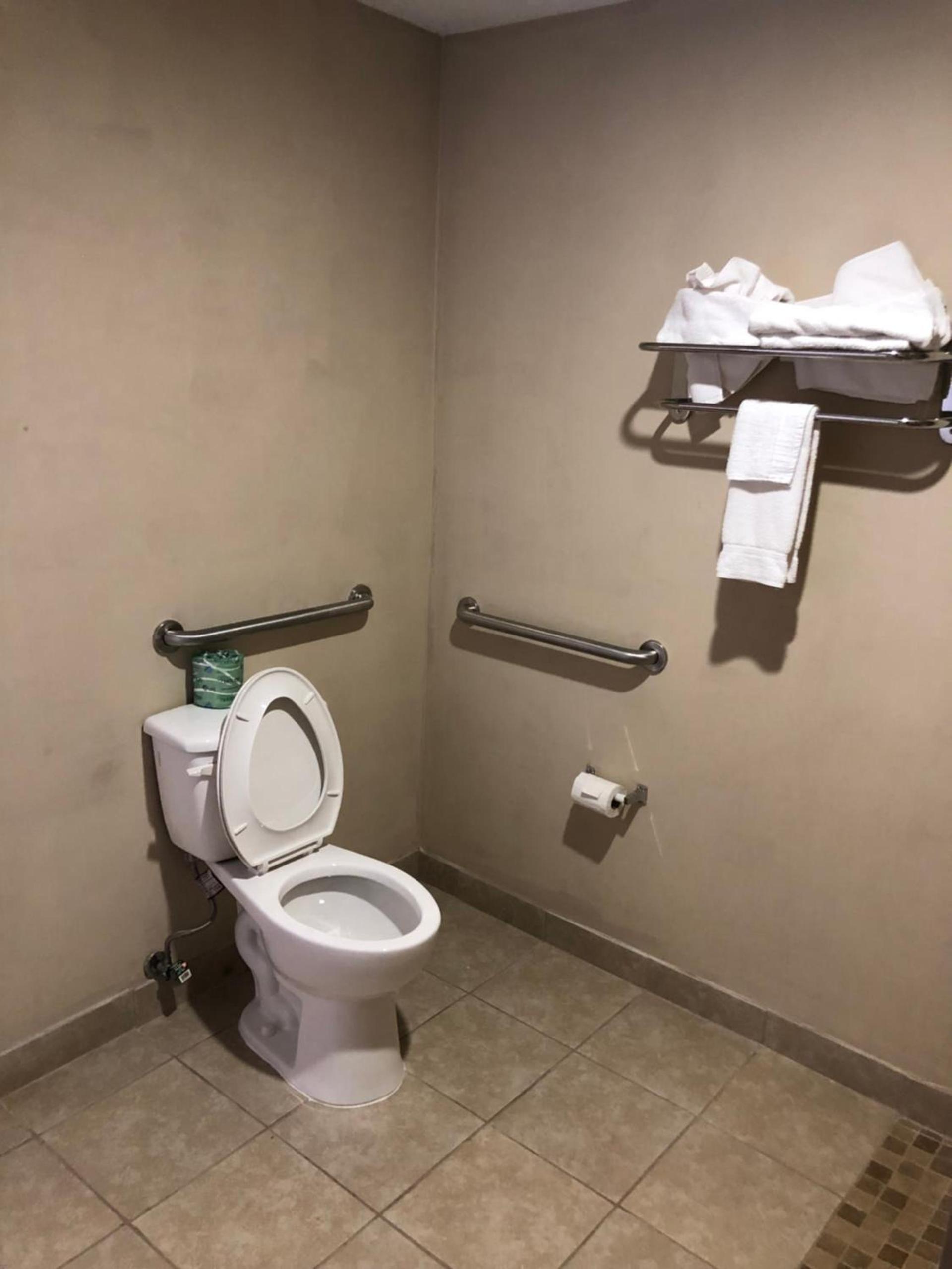 Budget Inn - New Albany photo 9