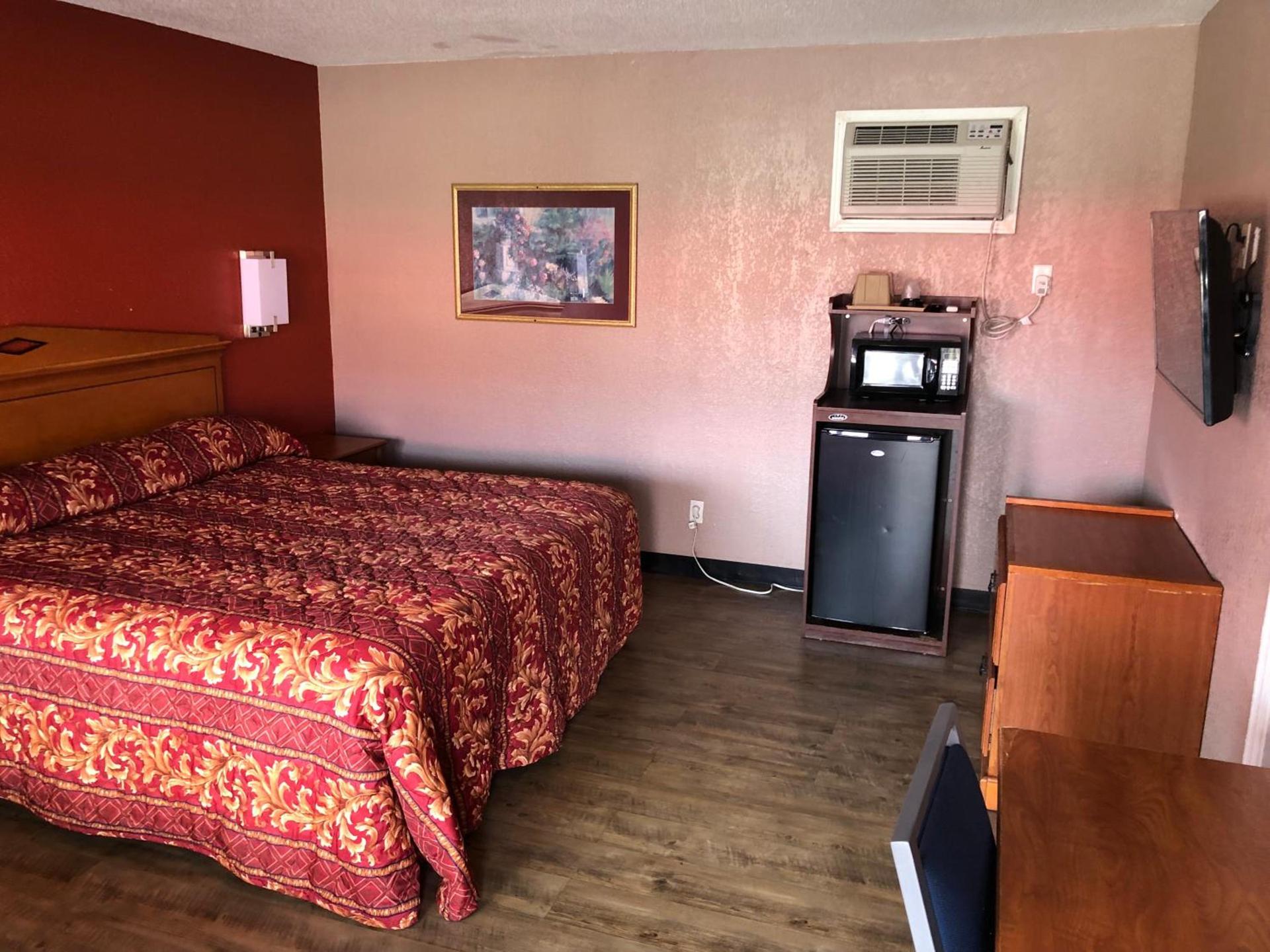 Budget Inn - New Albany photo 10