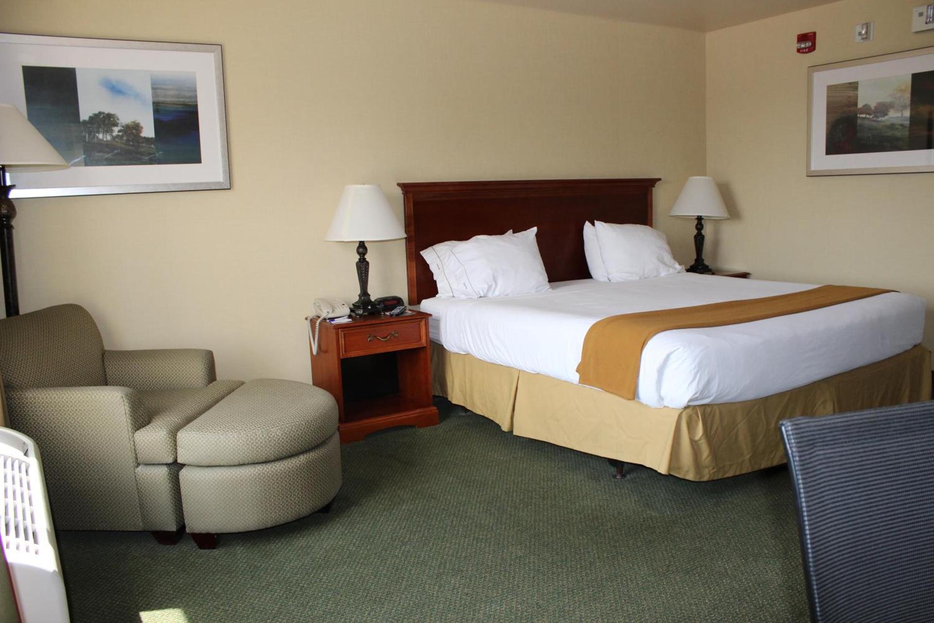Holiday Inn Express Tehachapi by IHG photo 12