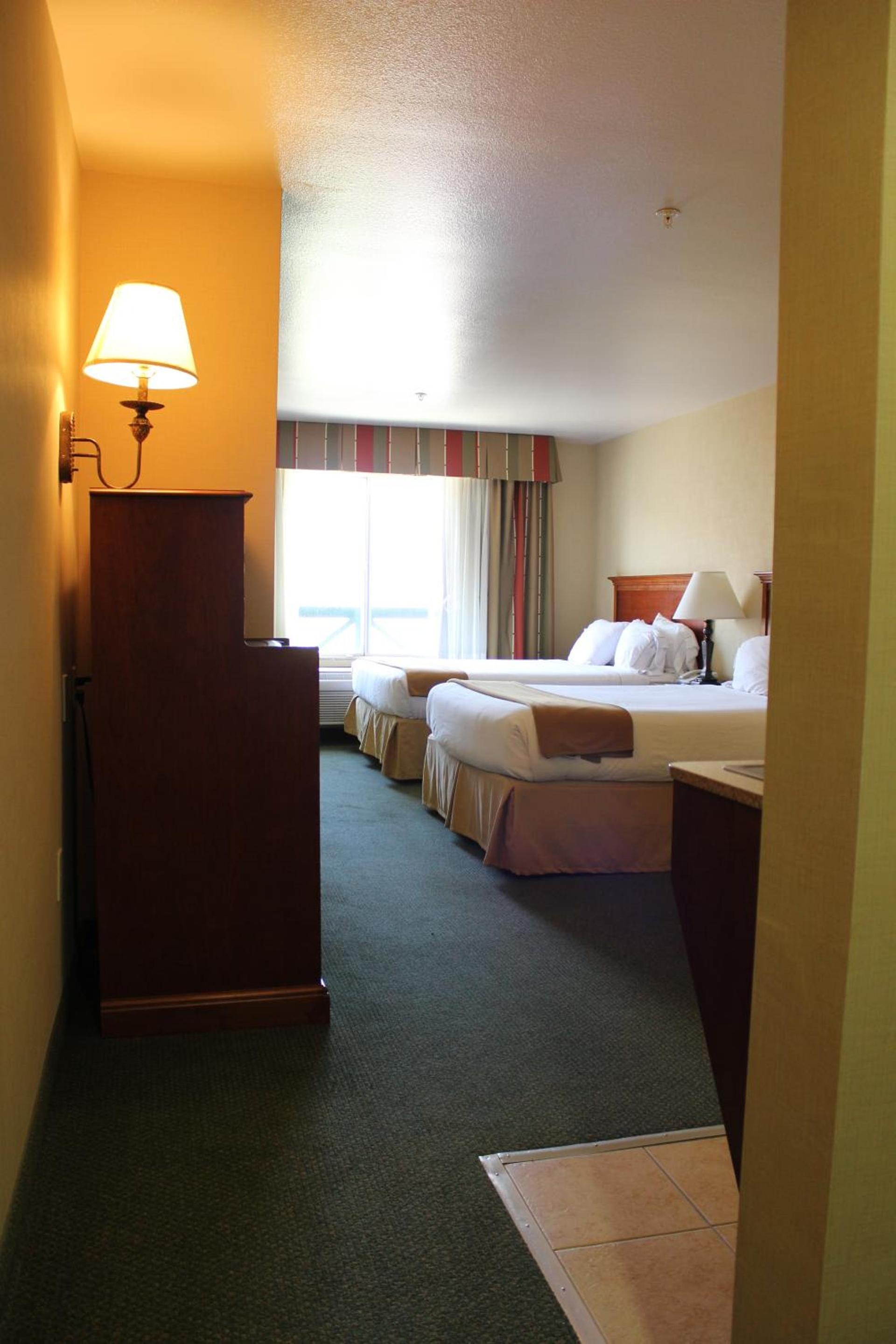 Holiday Inn Express Tehachapi by IHG photo 27