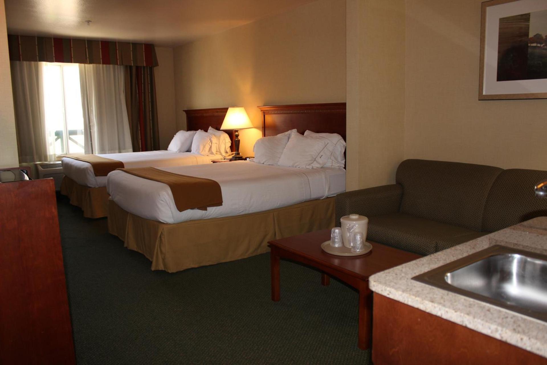 Holiday Inn Express Tehachapi by IHG photo 29