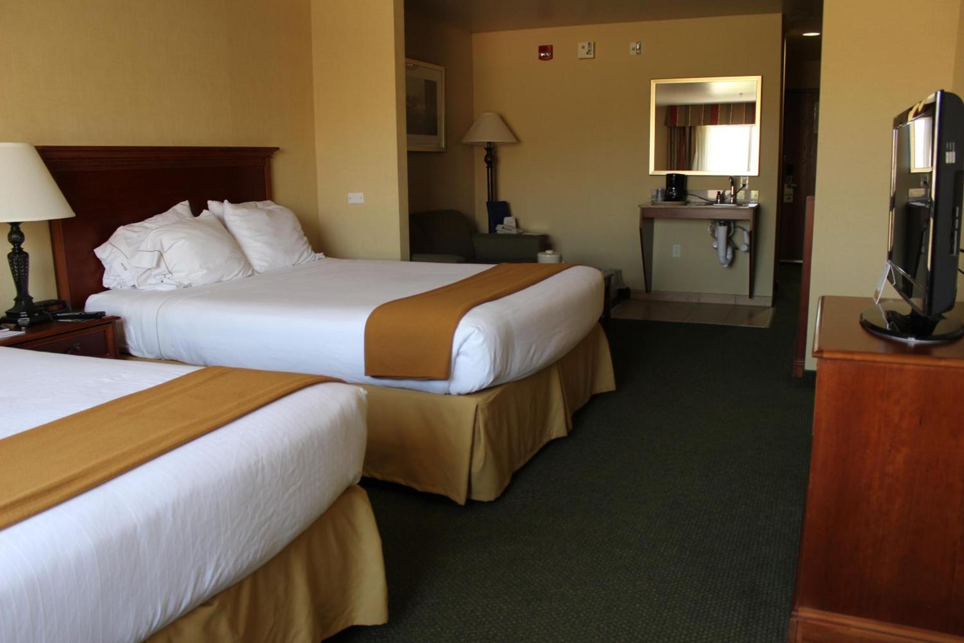 Holiday Inn Express Tehachapi by IHG photo 30