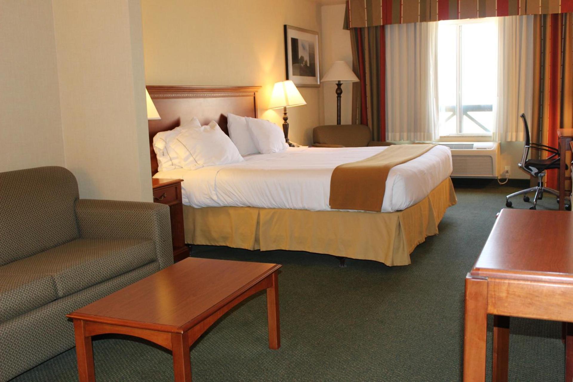 Holiday Inn Express Tehachapi by IHG photo 37