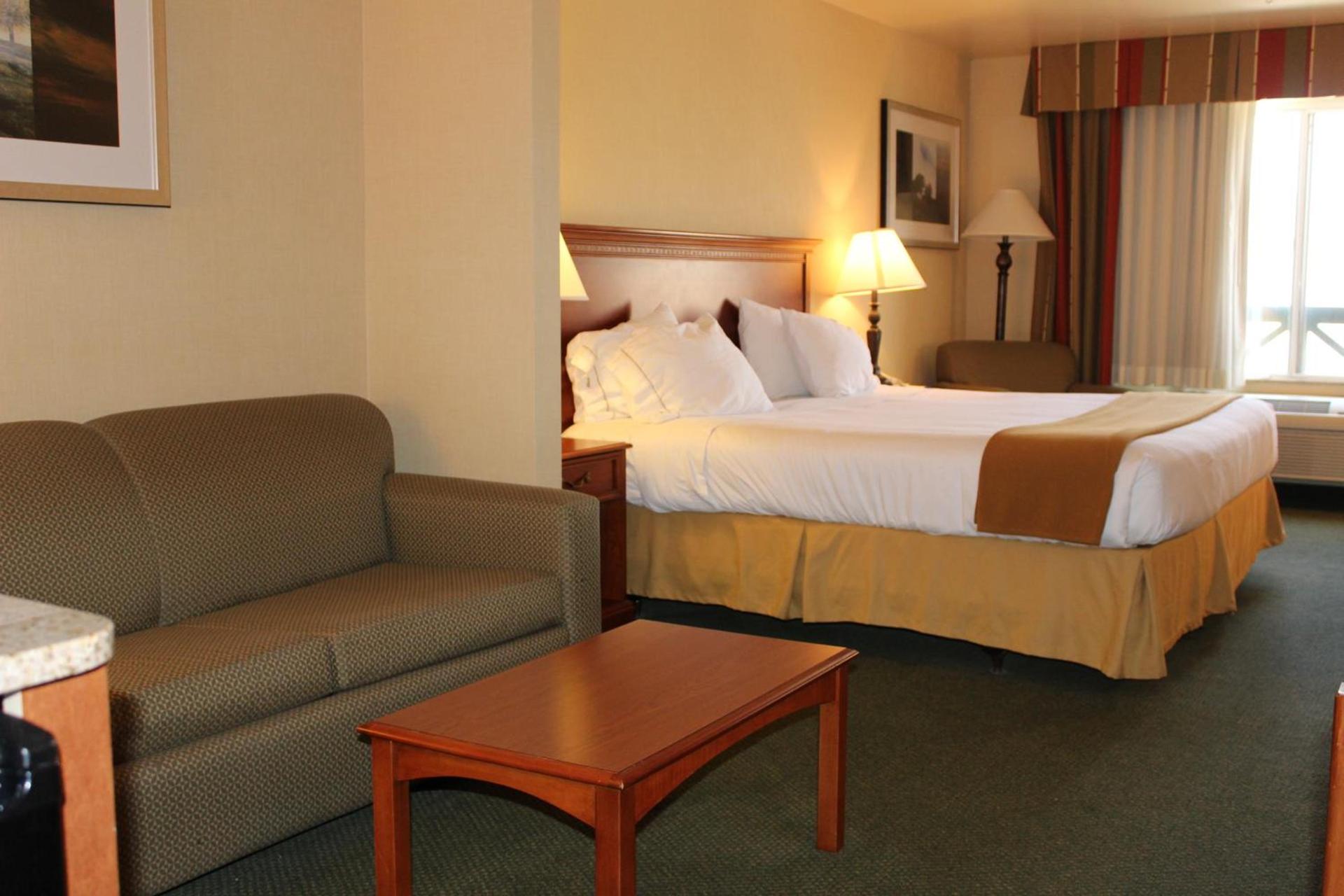 Holiday Inn Express Tehachapi by IHG photo 38