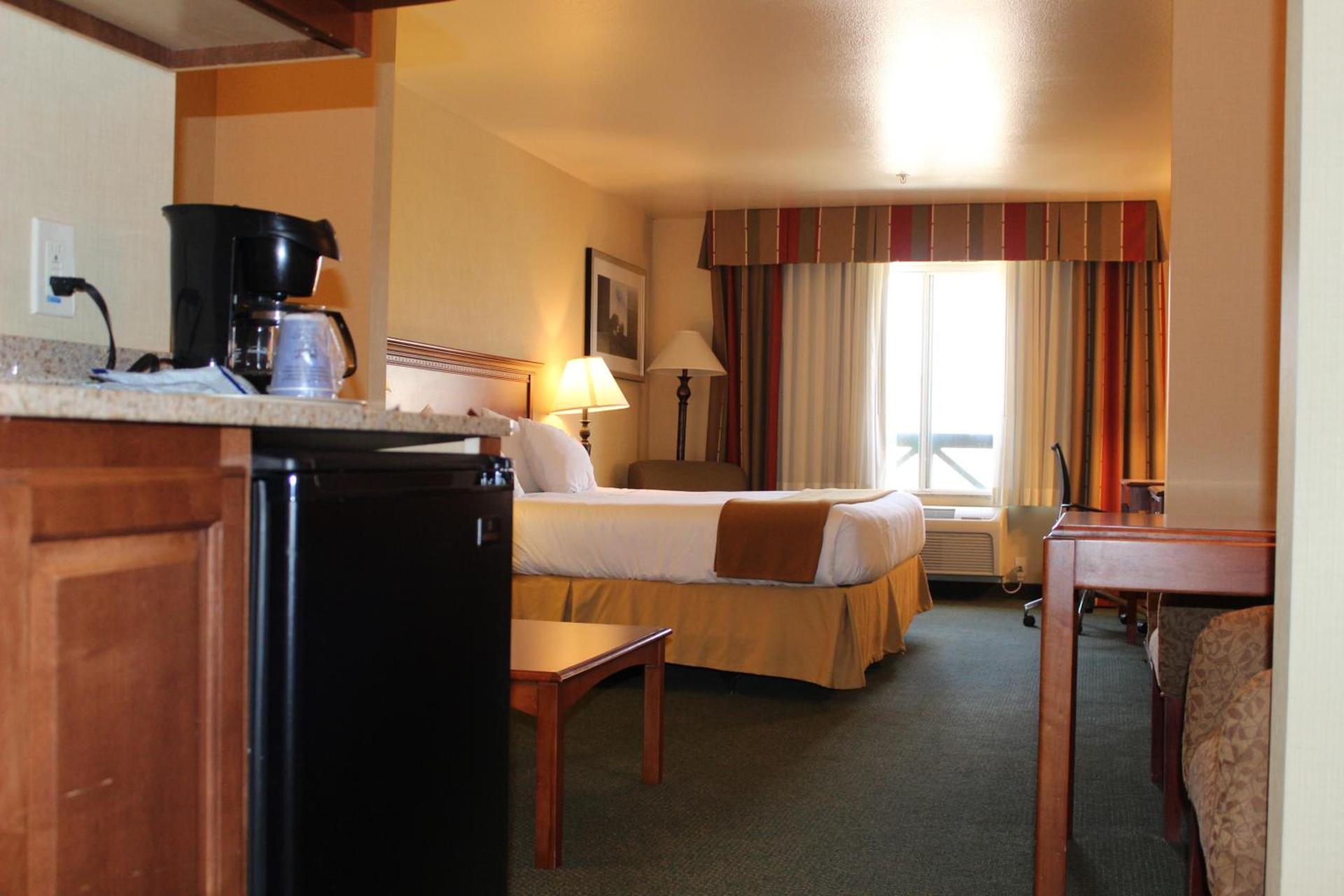 Holiday Inn Express Tehachapi by IHG photo 42