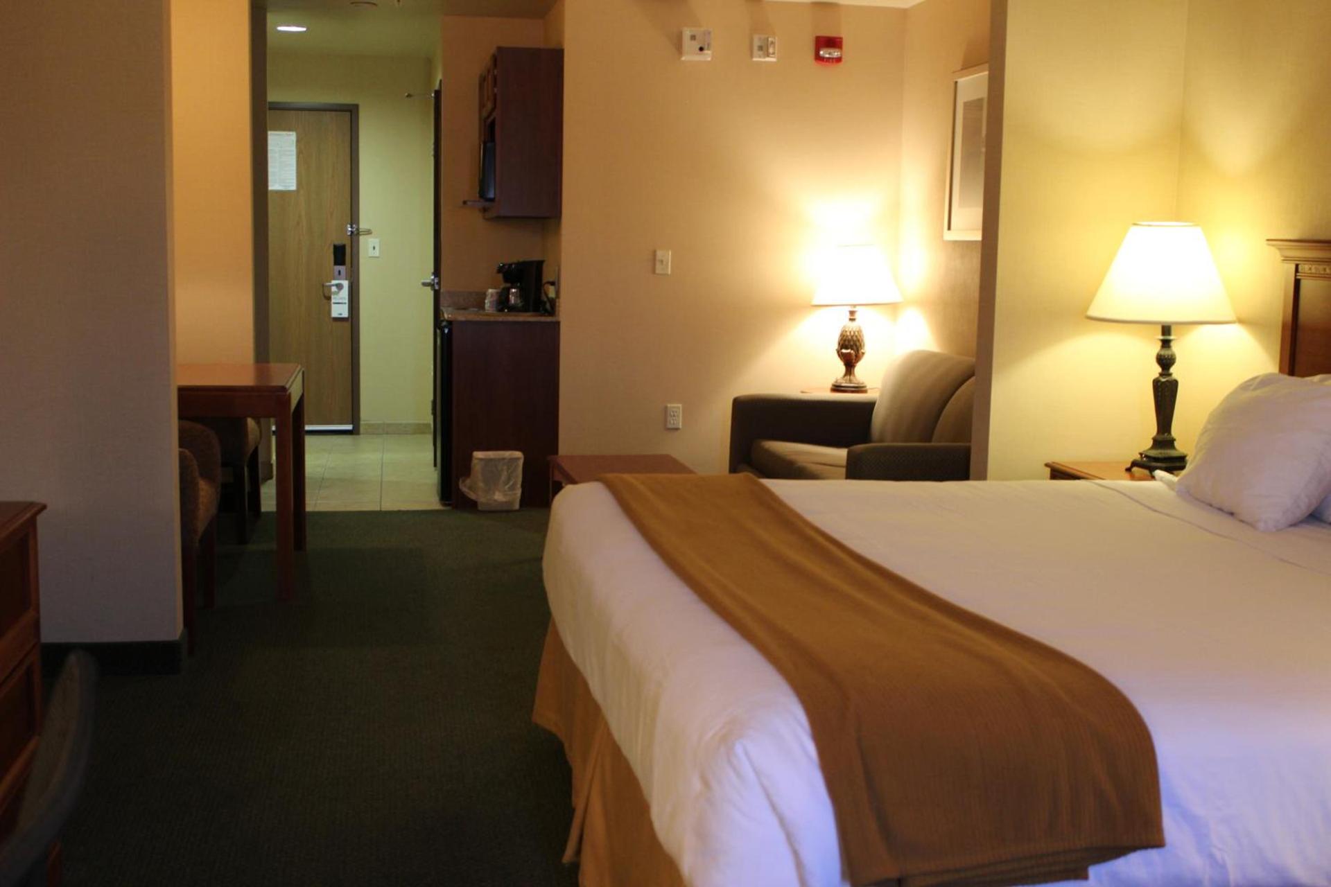 Holiday Inn Express Tehachapi by IHG photo 45