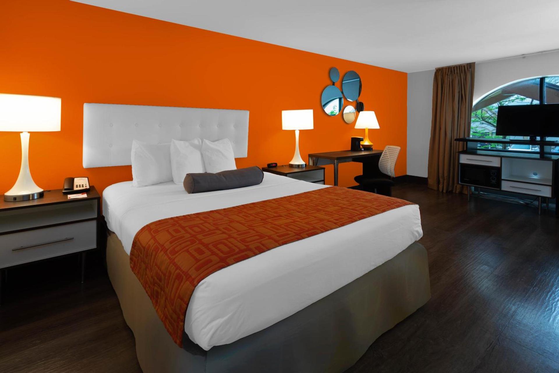 Howard Johnson by Wyndham Waukegan Great Lakes photo 27
