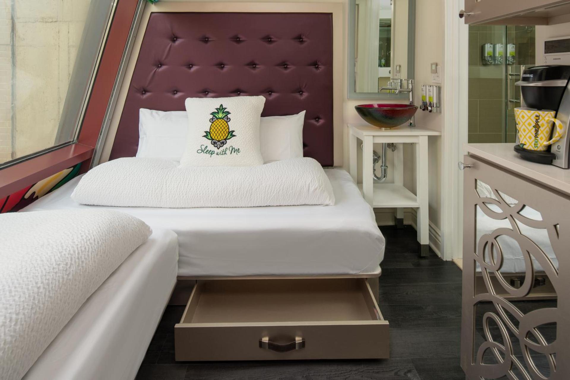 Staypineapple, An Artful Hotel, Midtown New York photo 16