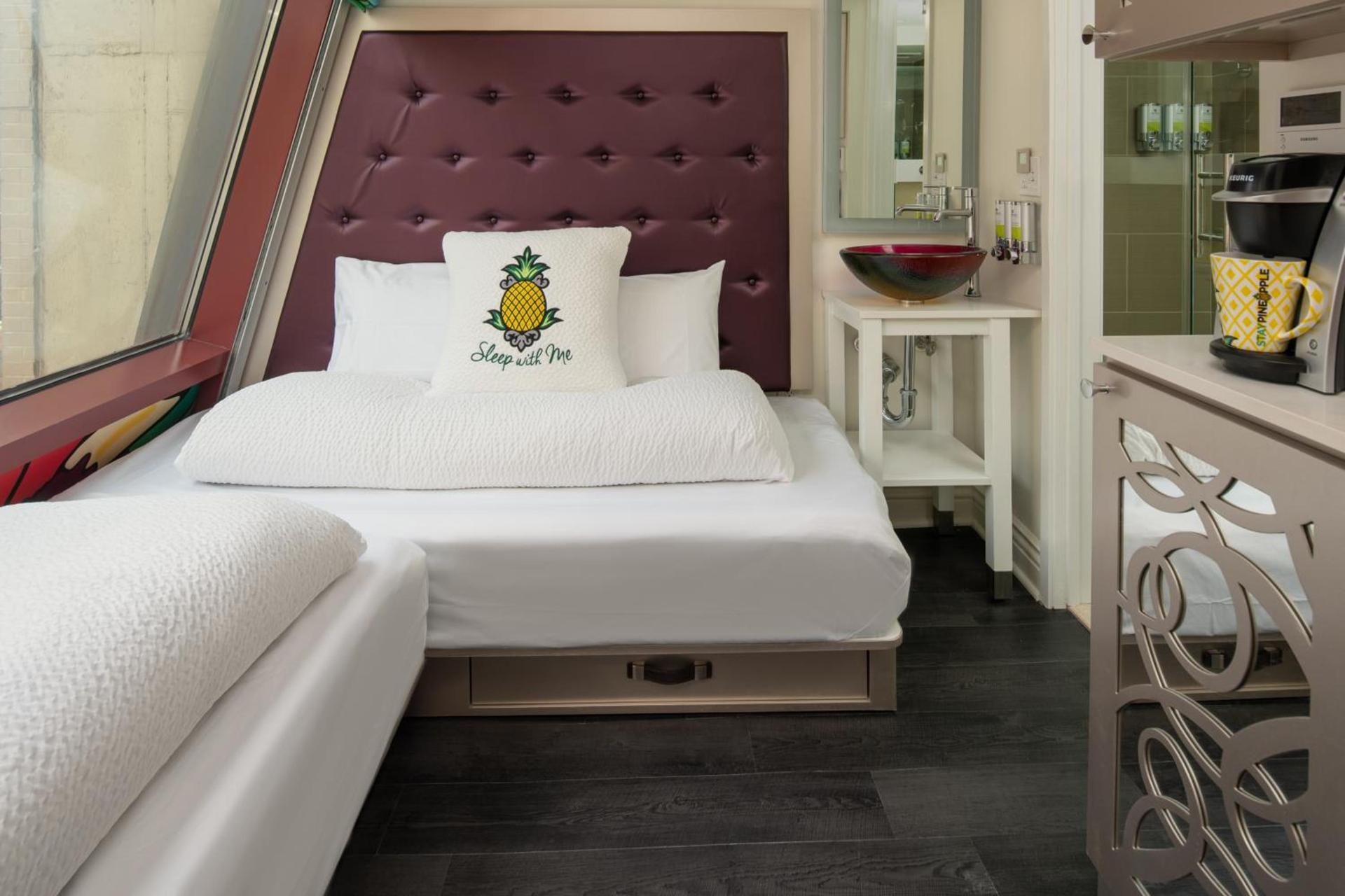 Staypineapple, An Artful Hotel, Midtown New York photo 17