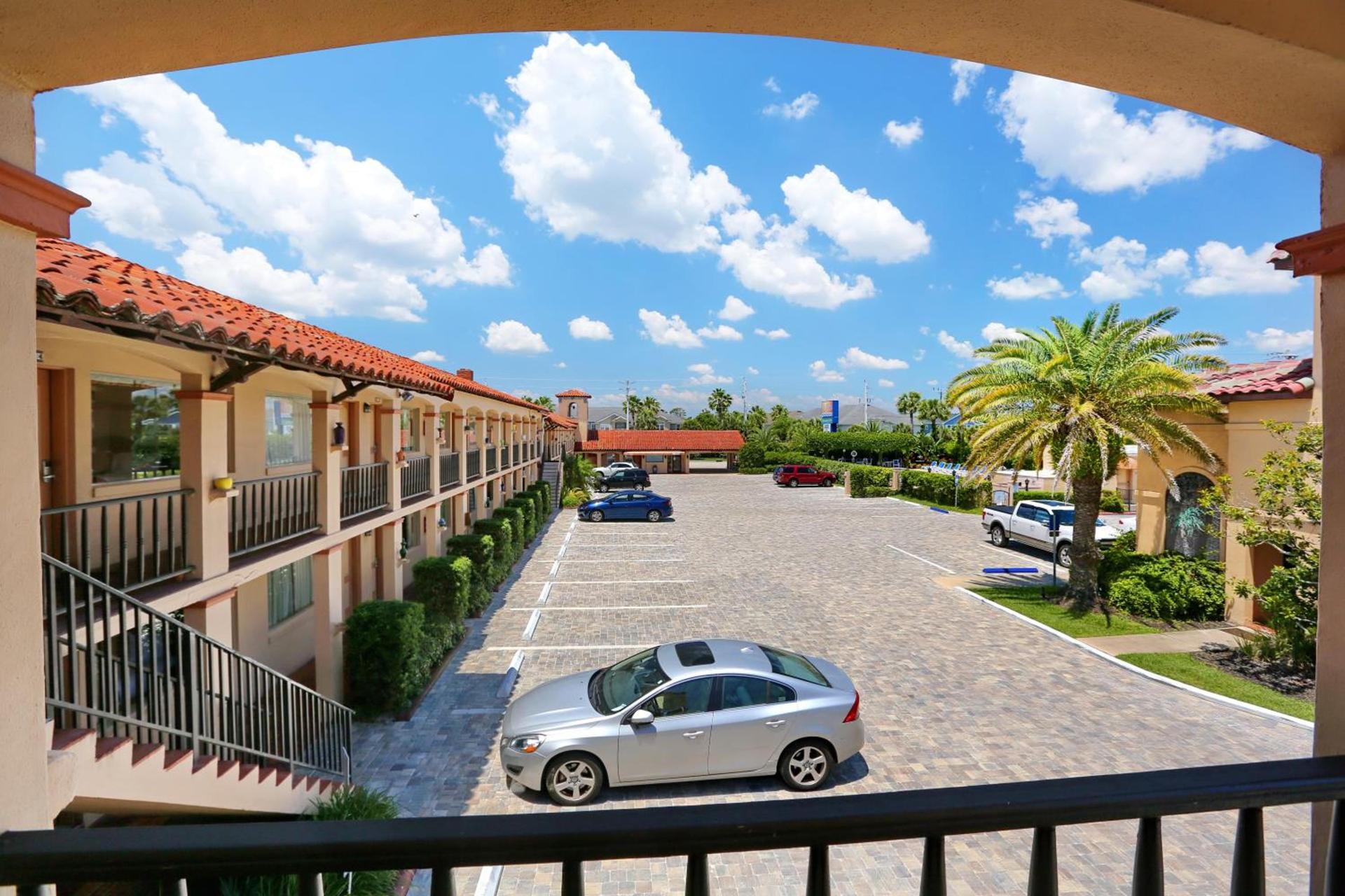 La Fiesta Ocean Inn & Suites photo 2